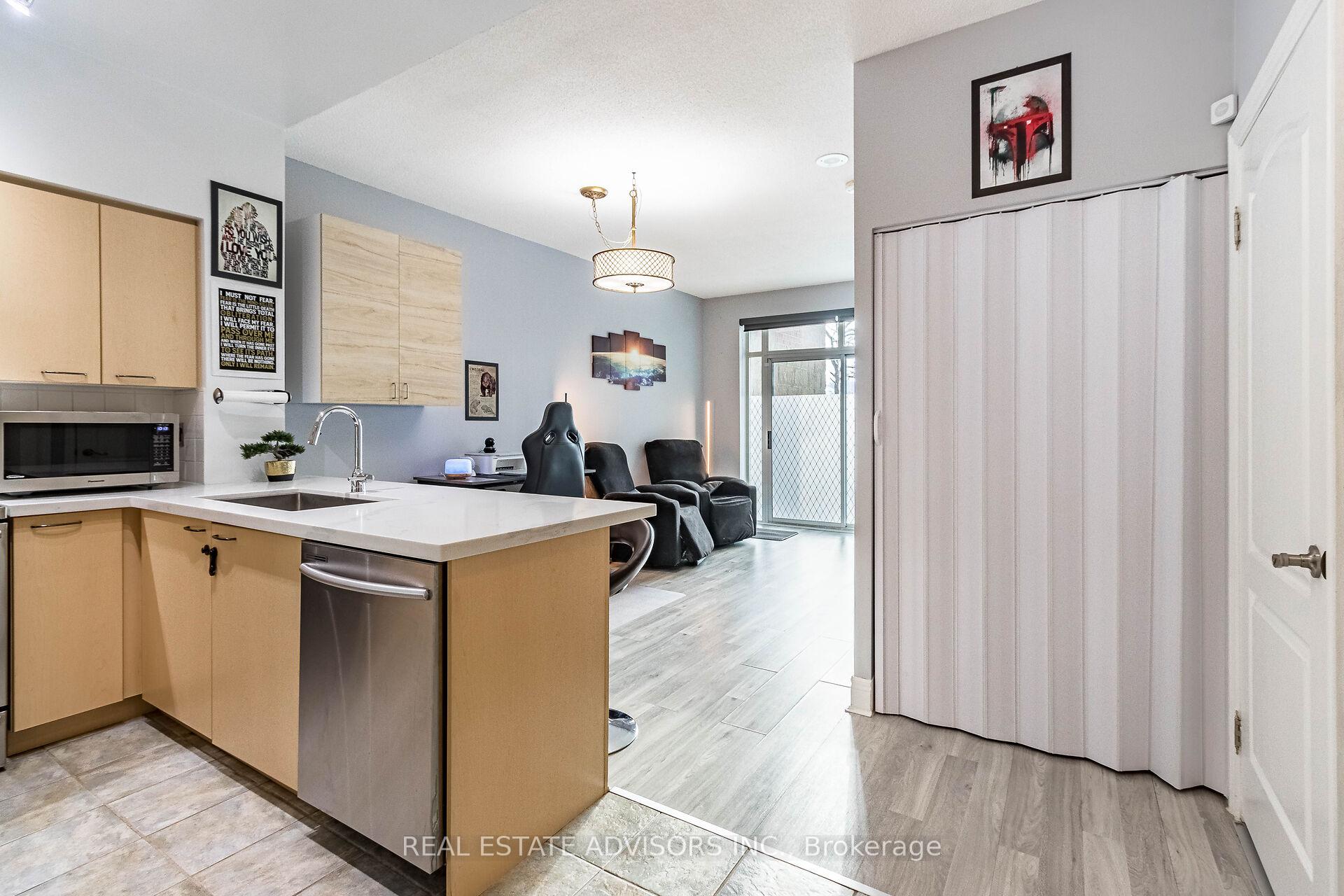 Photo 6 of Unit #117, 48 Suncrest Boulevard, Markham, Commerce Valley — HOMEH