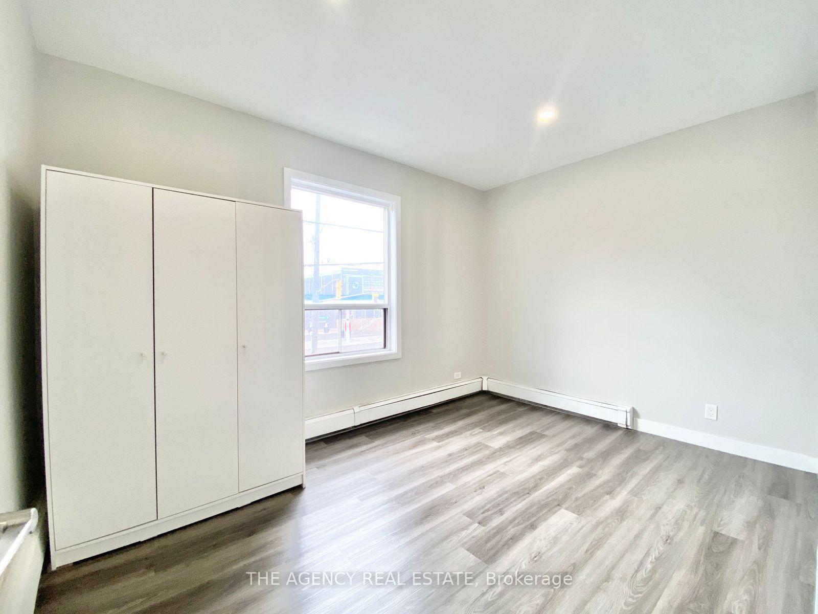 Photo 6 of 983 Barton Street E, Hamilton, Crown Point — HOMEH