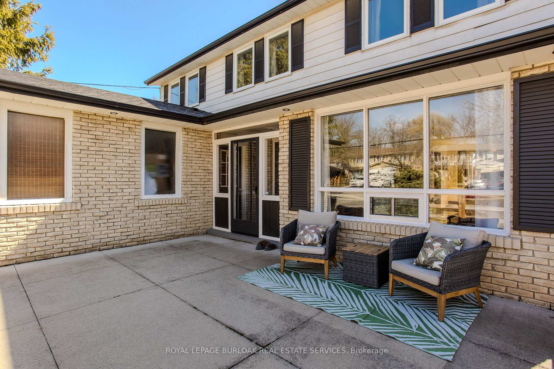 Photo 4 of 21 Cedar Street, Hamilton, Waterdown — HOMEH
