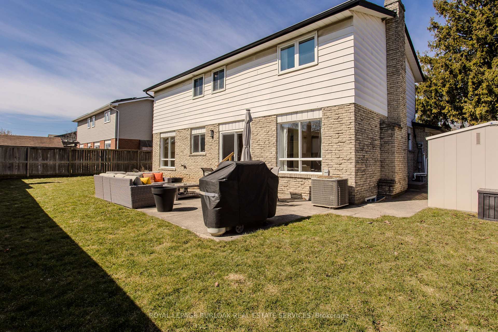 Photo 5 of 21 Cedar Street, Hamilton, Waterdown — HOMEH