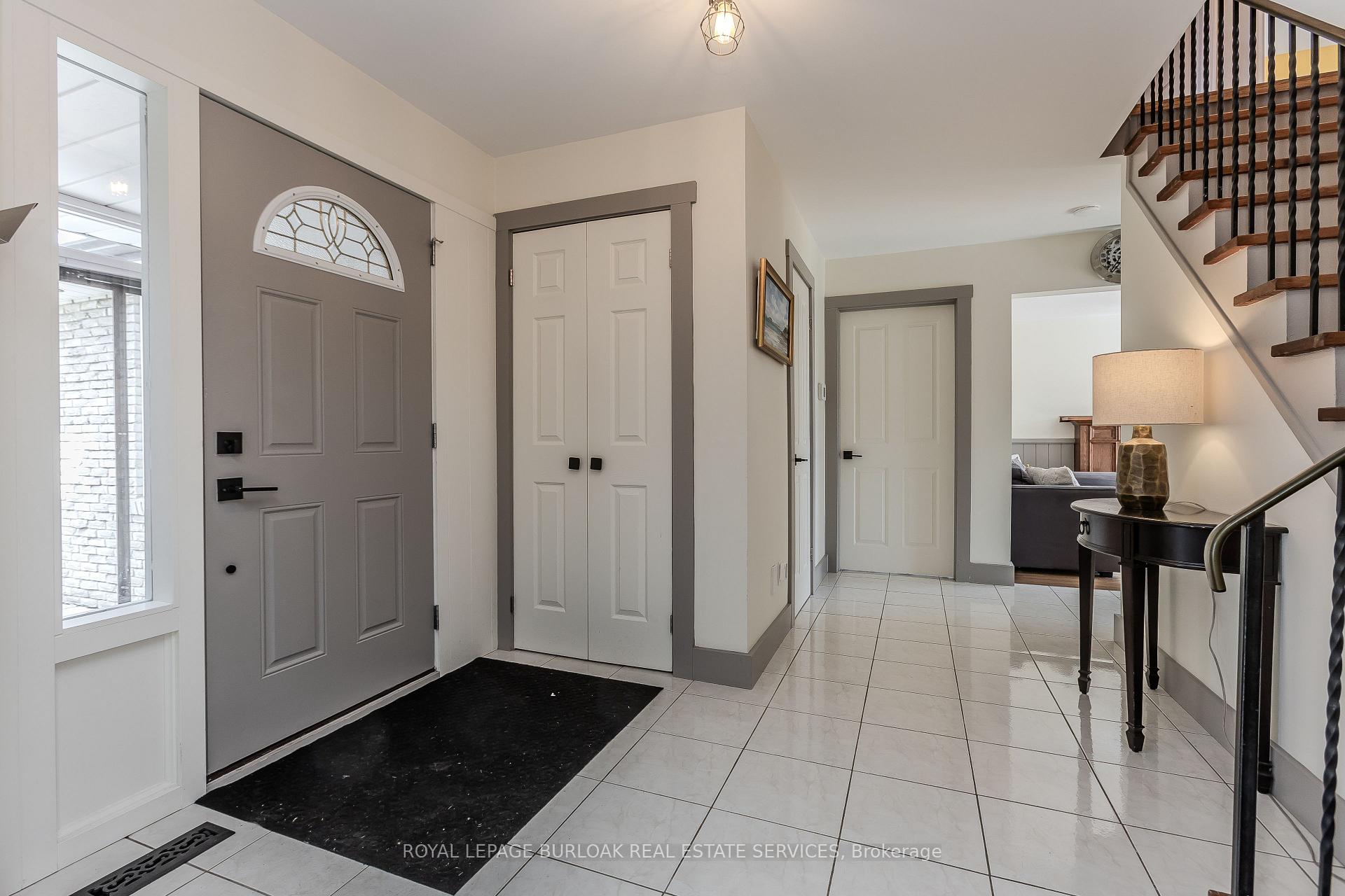 Photo 6 of 21 Cedar Street, Hamilton, Waterdown — HOMEH