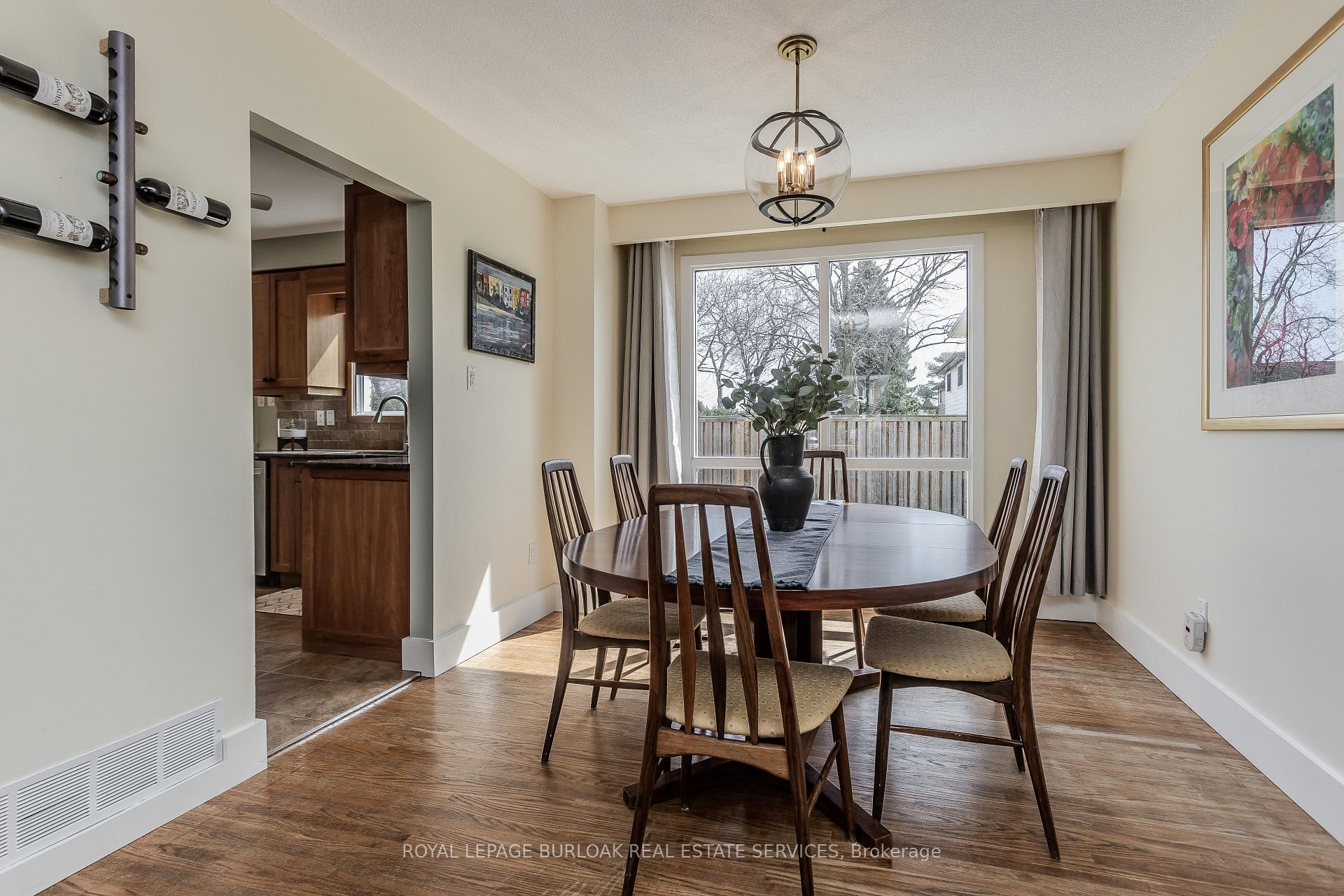 Photo 12 of 21 Cedar Street, Hamilton, Waterdown — HOMEH