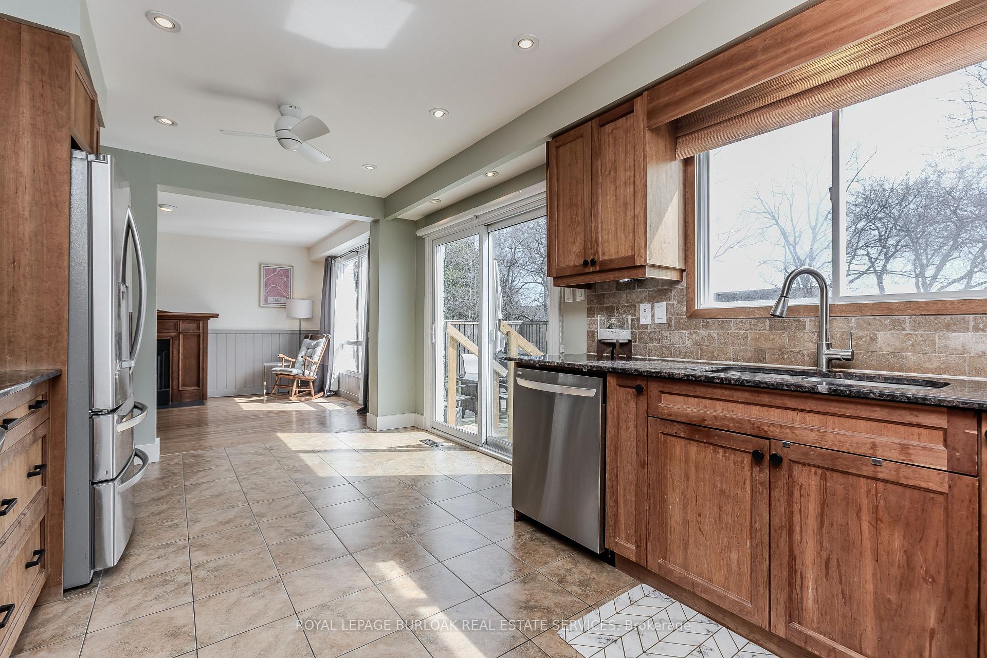 Photo 13 of 21 Cedar Street, Hamilton, Waterdown — HOMEH