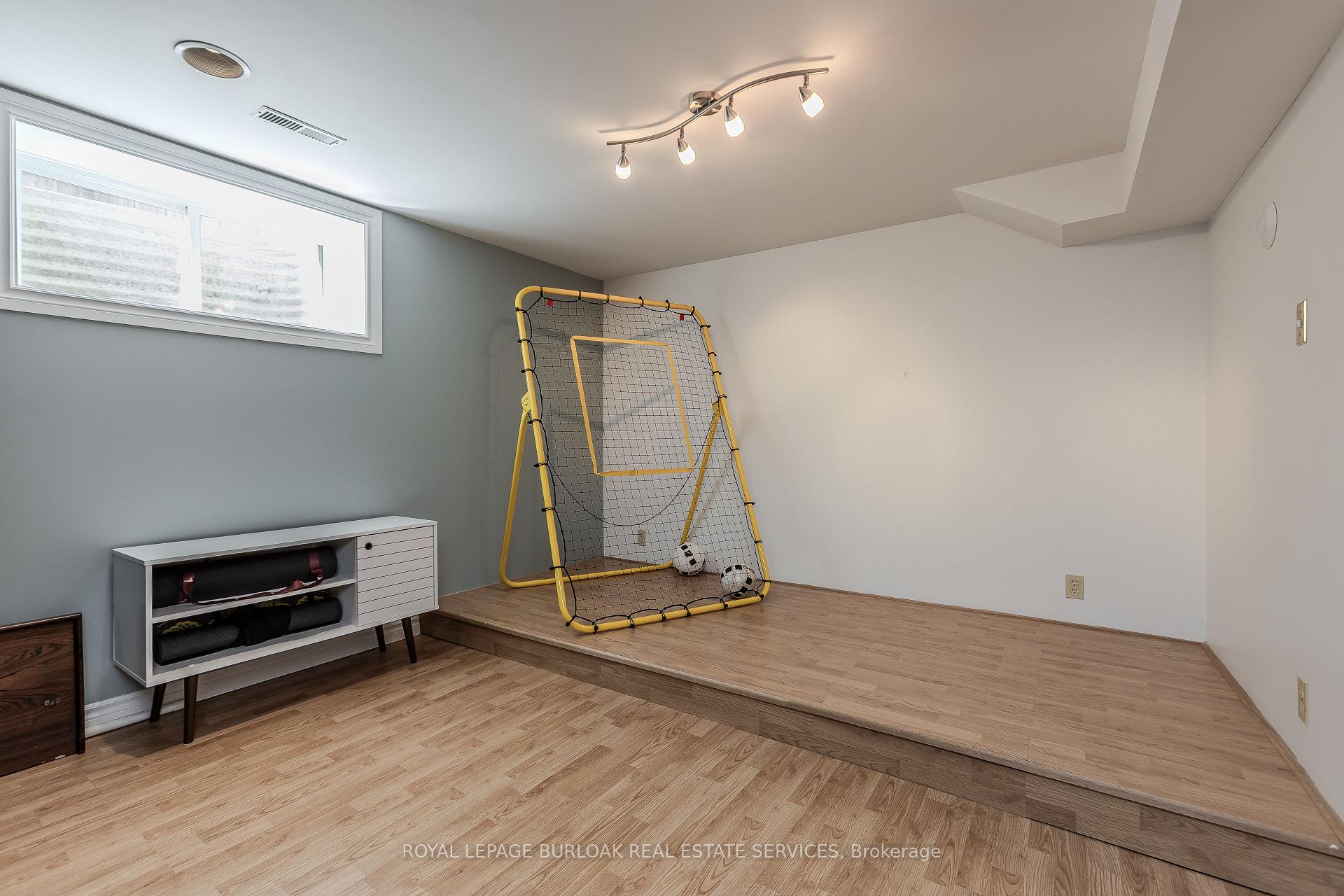 Photo 39 of 21 Cedar Street, Hamilton, Waterdown — HOMEH