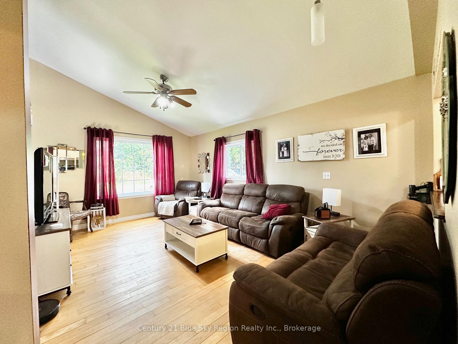 Photo 7 of 1065 James Street, Mattawa — HOMEH
