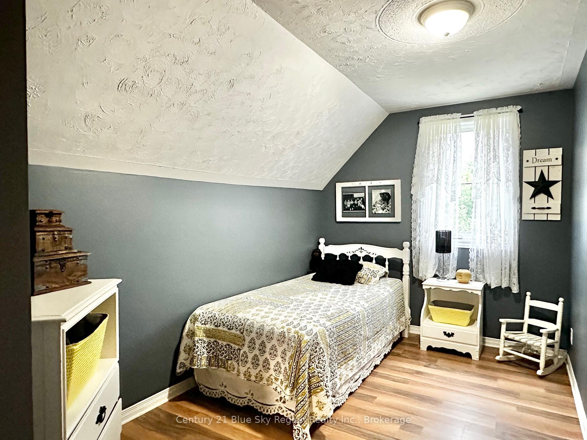 Photo 10 of 1065 James Street, Mattawa — HOMEH