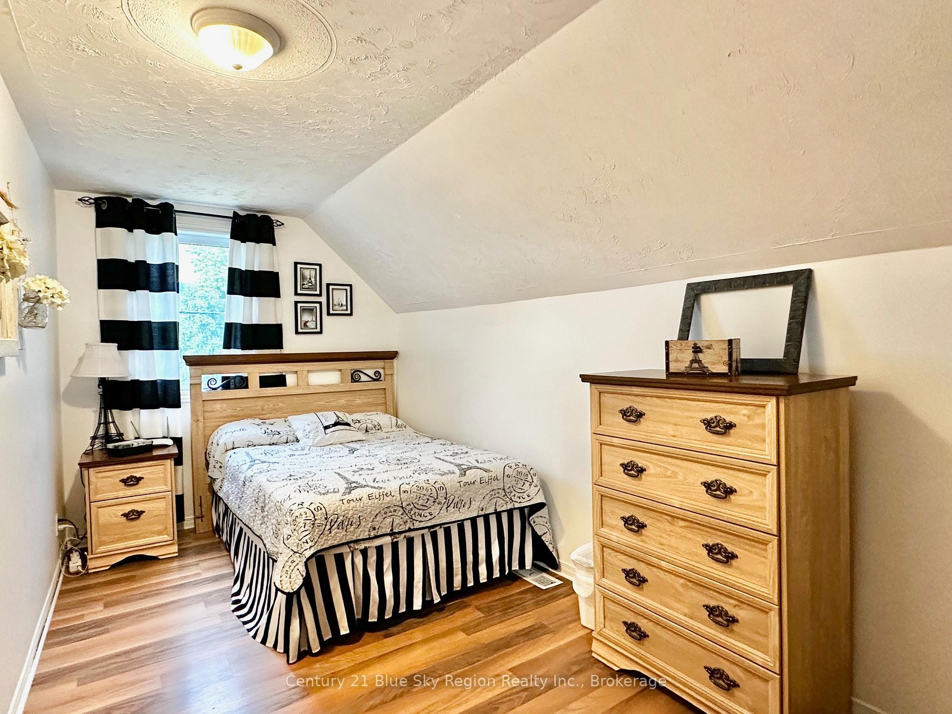 Photo 11 of 1065 James Street, Mattawa — HOMEH