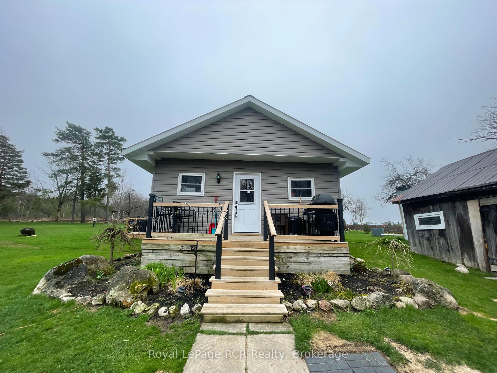 Photo 2 of 206 Crawford Road, Chatsworth — HOMEH
