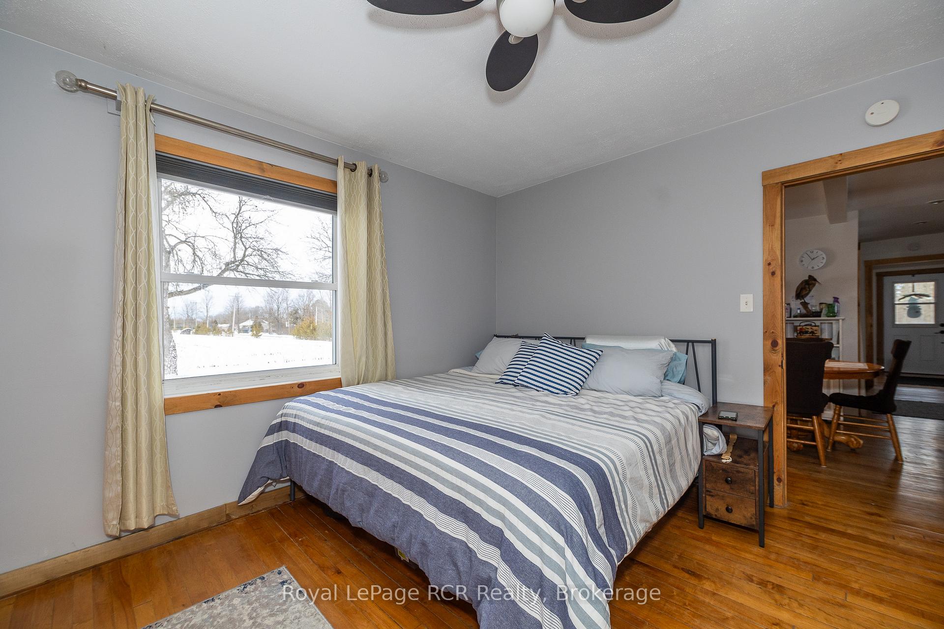 Photo 13 of 206 Crawford Road, Chatsworth — HOMEH