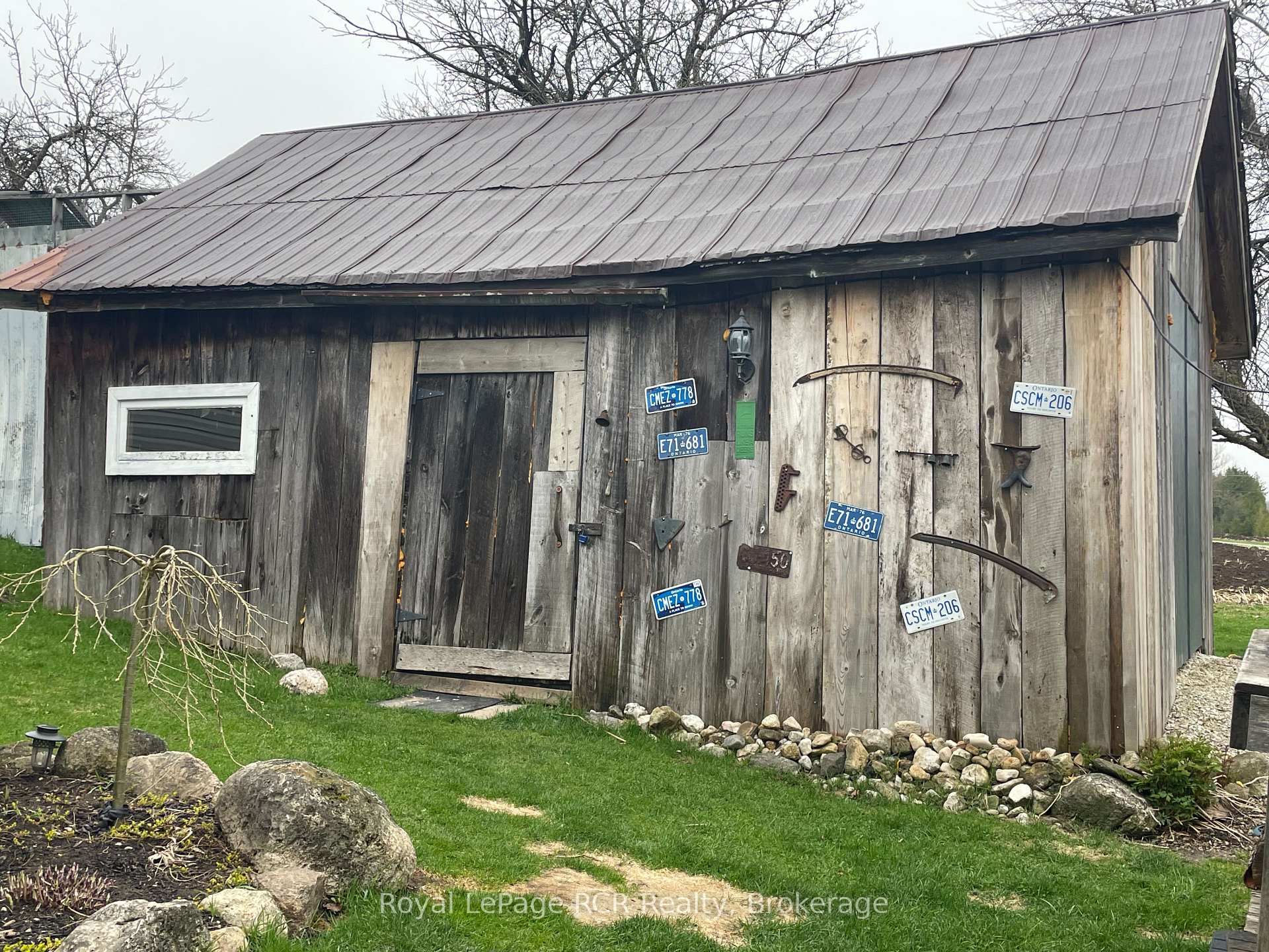 Photo 21 of 206 Crawford Road, Chatsworth — HOMEH