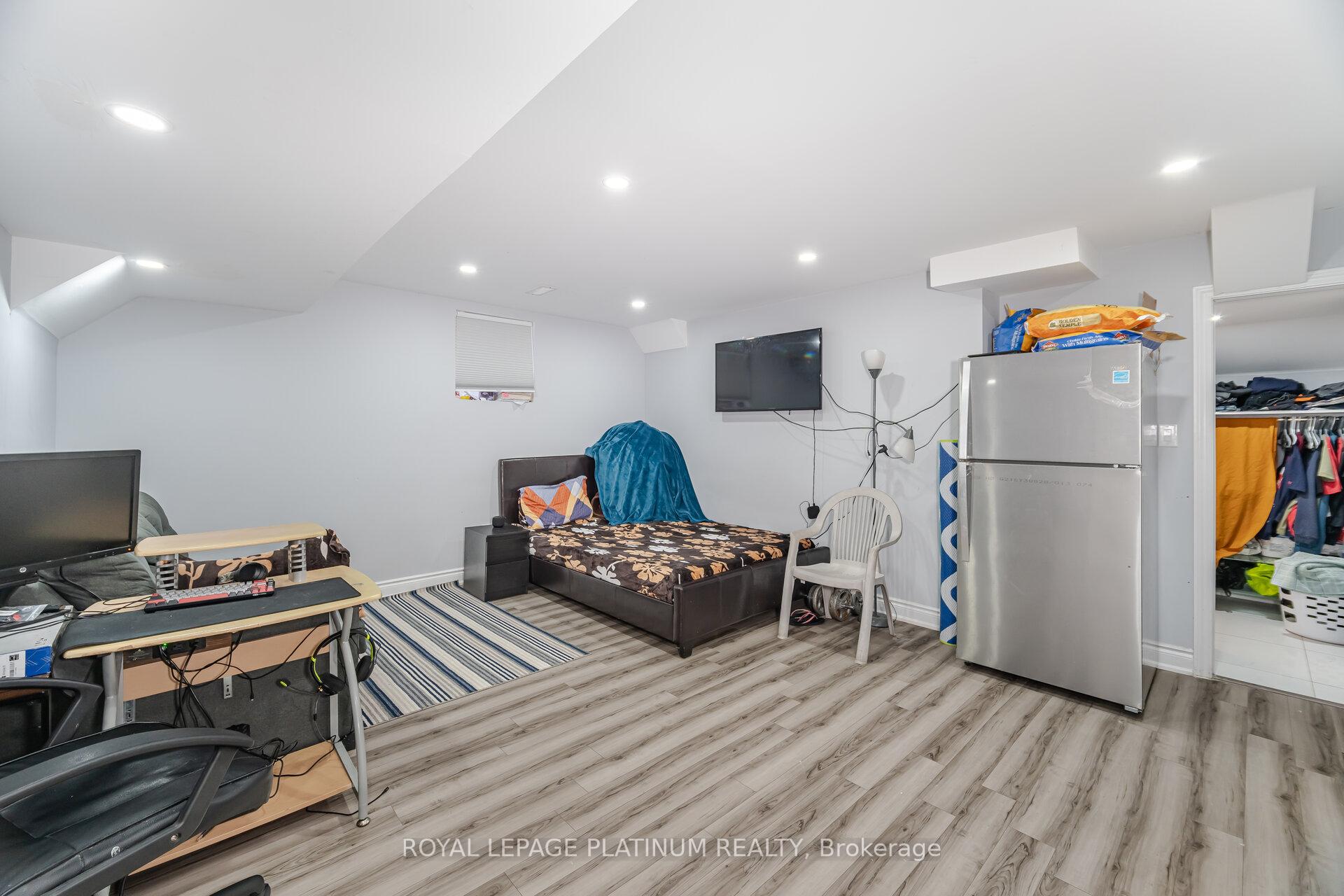 Photo 25 of 21 Smallwood Road, Brampton, Northwest Brampton — HOMEH