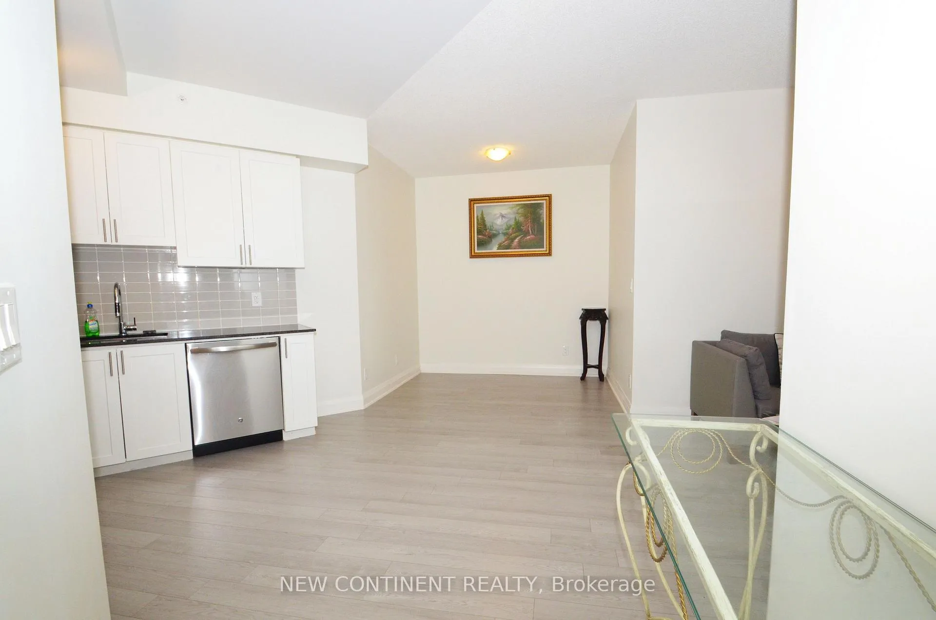 Photo 5 of Unit 838, 7171 Yonge Street, Markham, Grandview — HOMEH