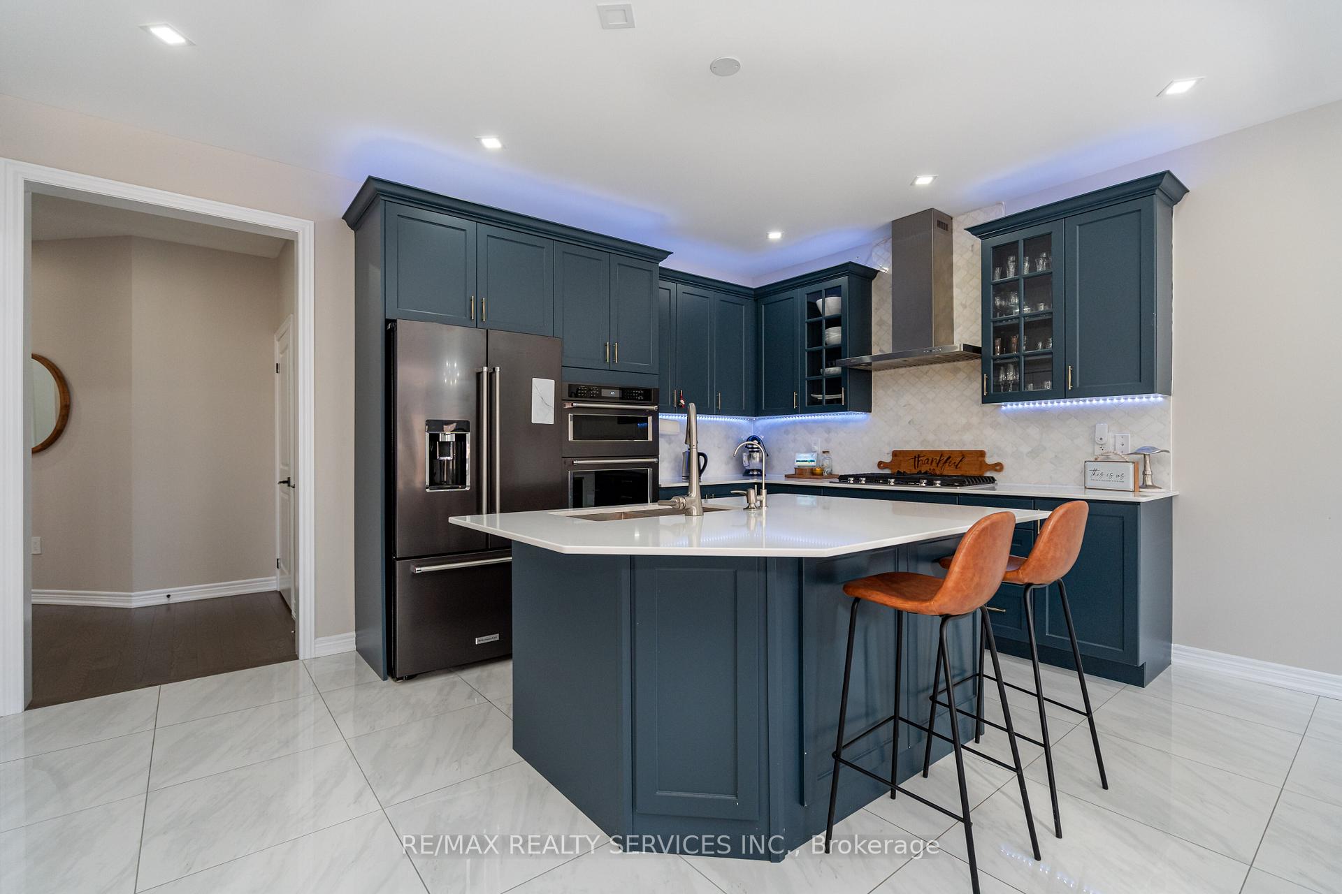 Photo 7 of 109 Benhurst Crescent, Brampton, Northwest Brampton — HOMEH