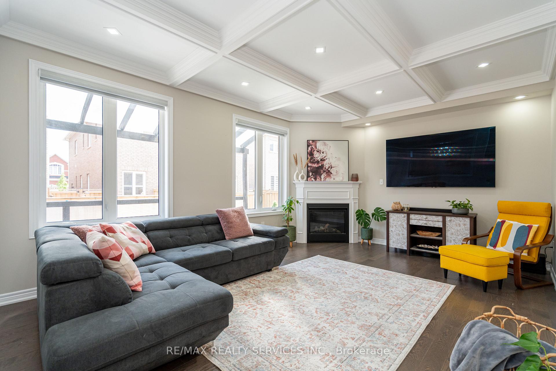 Photo 5 of 109 Benhurst Crescent, Brampton, Northwest Brampton — HOMEH