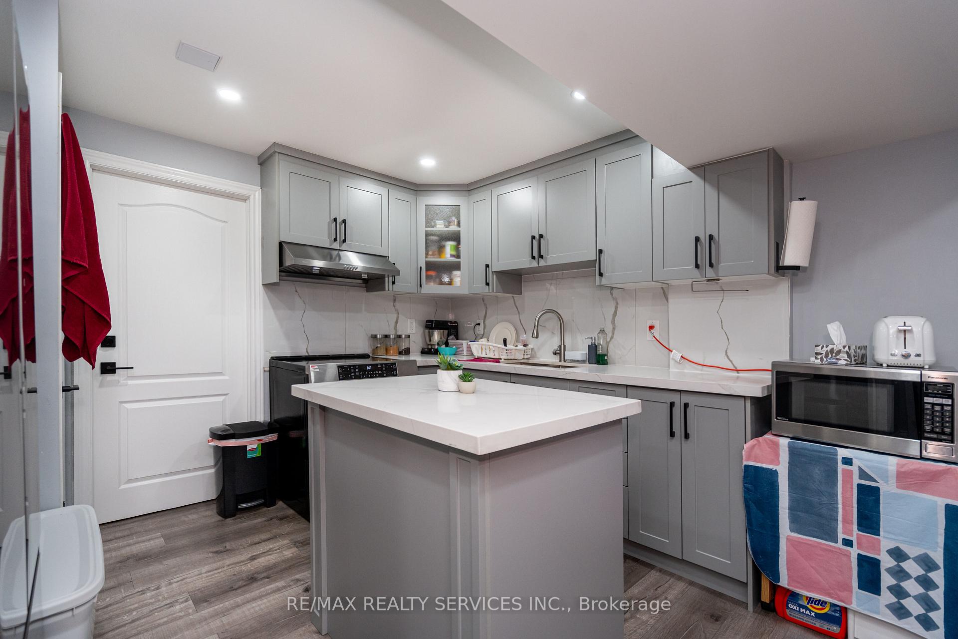 Photo 31 of 109 Benhurst Crescent, Brampton, Northwest Brampton — HOMEH