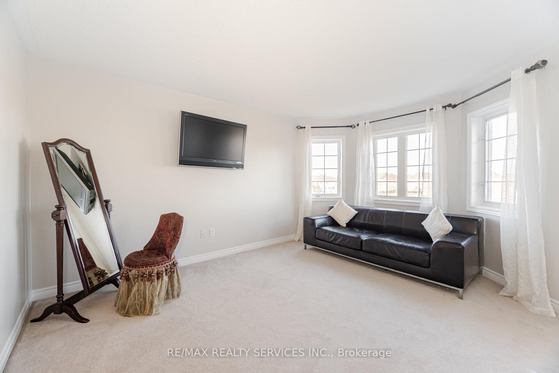 Photo 12 of 9 Watchman Road, Brampton, Bram East — HOMEH