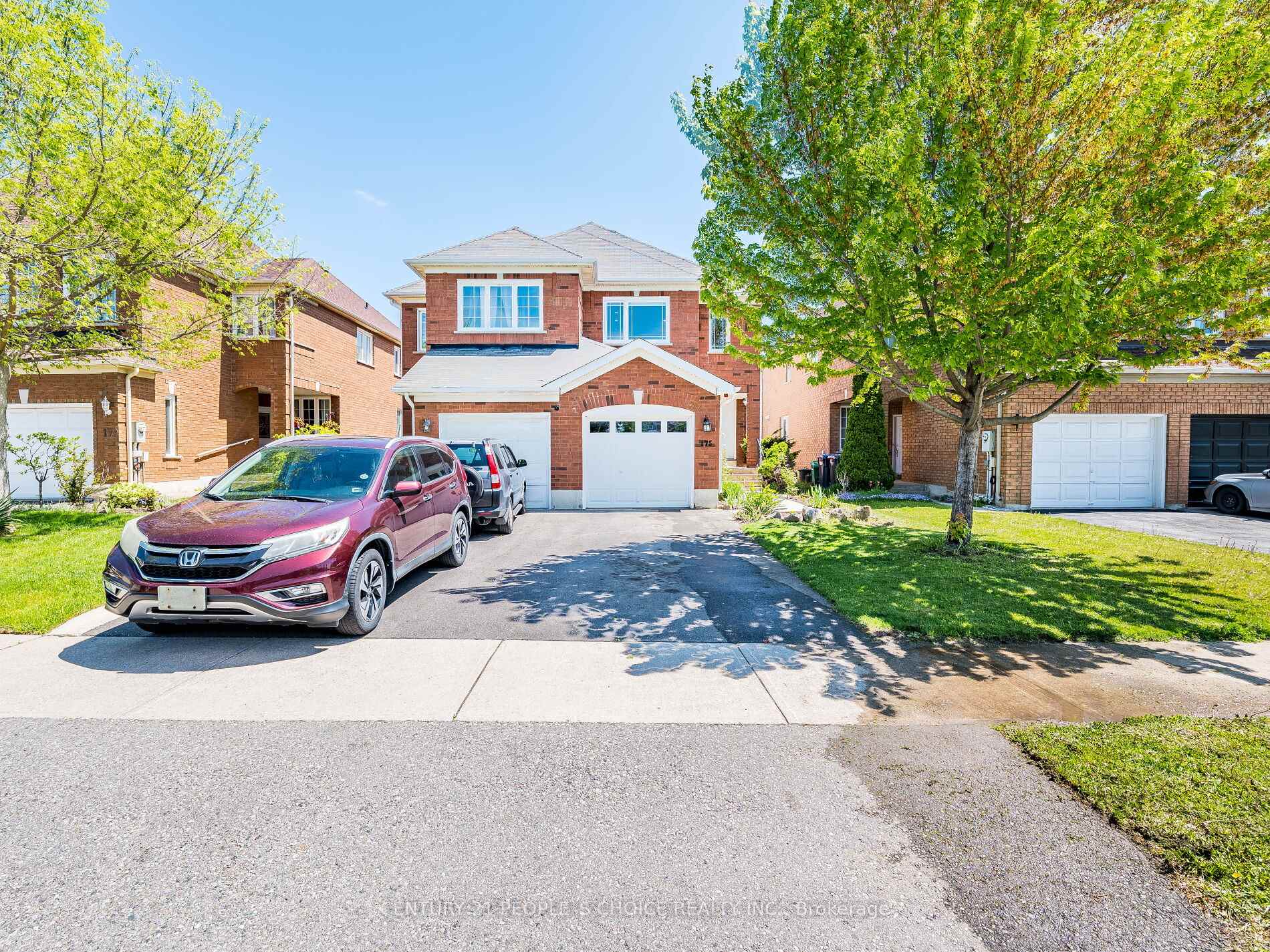 Photo 10 of 175 Fernforest Drive, Brampton, Sandringham-Wellington — HOMEH