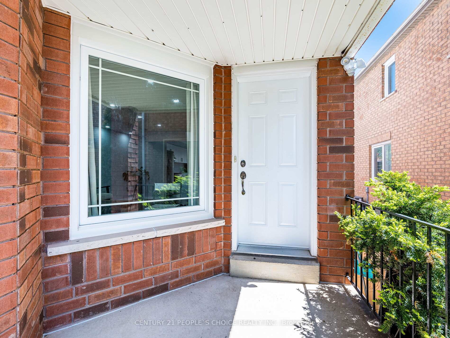 Photo 33 of 175 Fernforest Drive, Brampton, Sandringham-Wellington — HOMEH