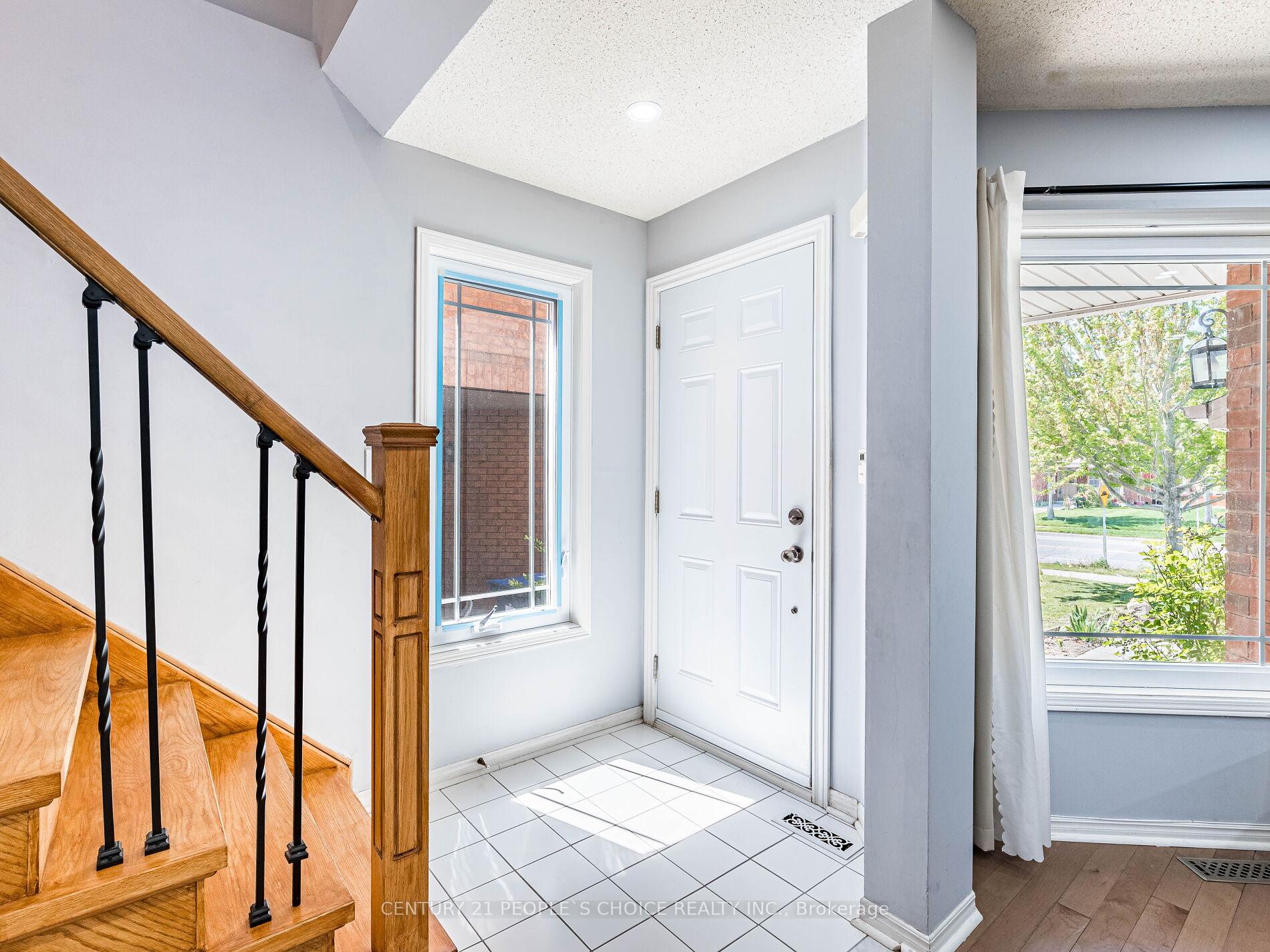 Photo 6 of 175 Fernforest Drive, Brampton, Sandringham-Wellington — HOMEH