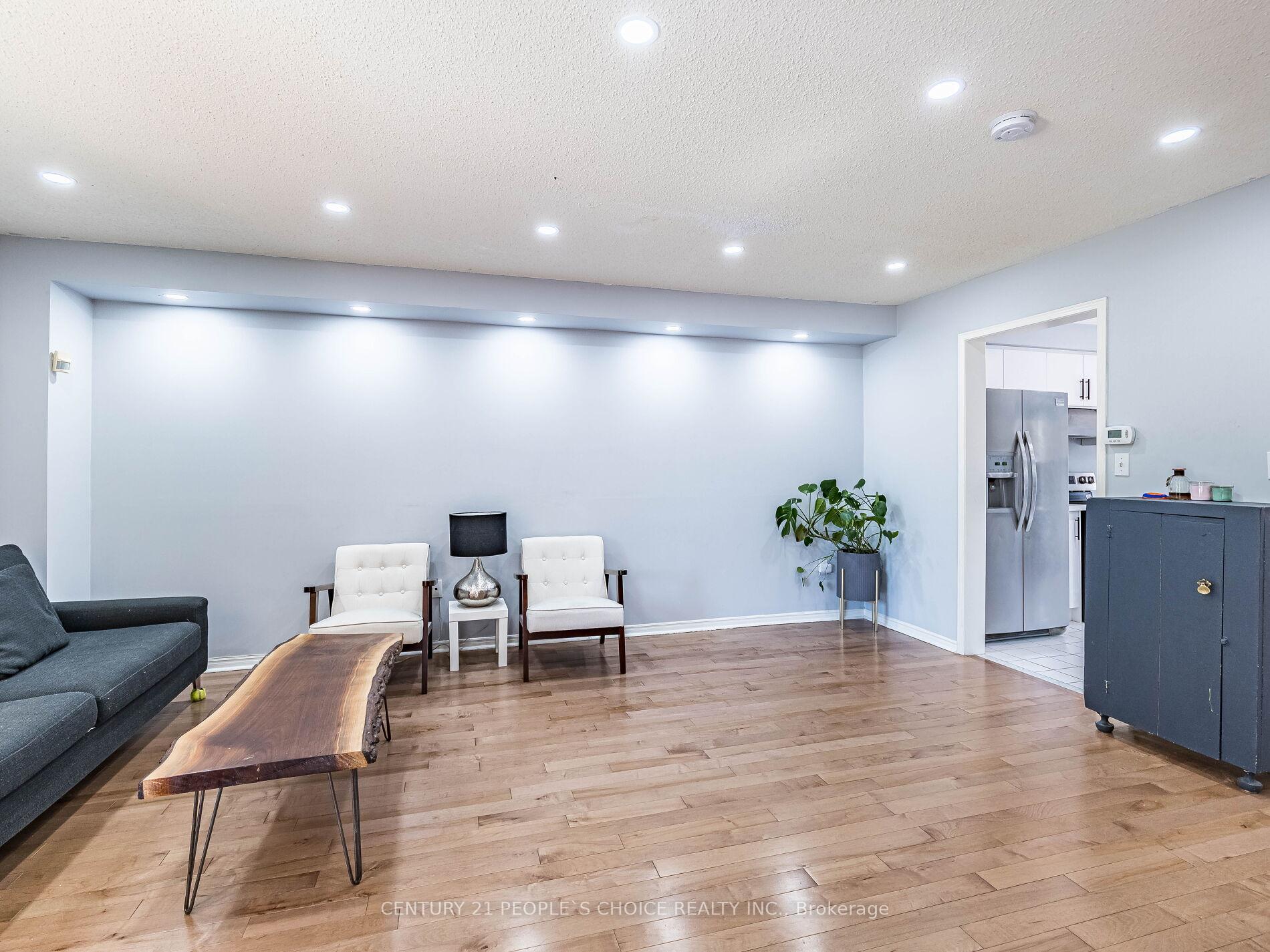 Photo 11 of 175 Fernforest Drive, Brampton, Sandringham-Wellington — HOMEH