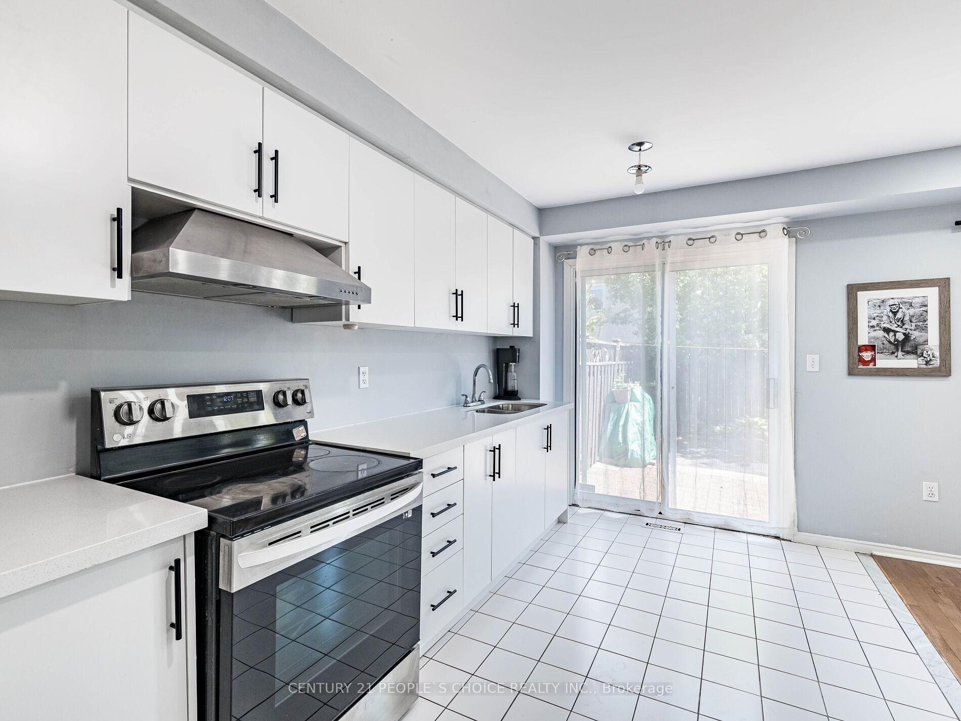 Photo 32 of 175 Fernforest Drive, Brampton, Sandringham-Wellington — HOMEH