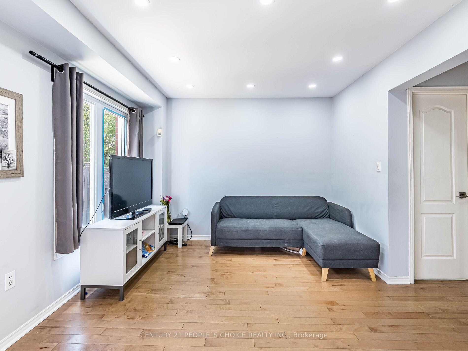Photo 37 of 175 Fernforest Drive, Brampton, Sandringham-Wellington — HOMEH