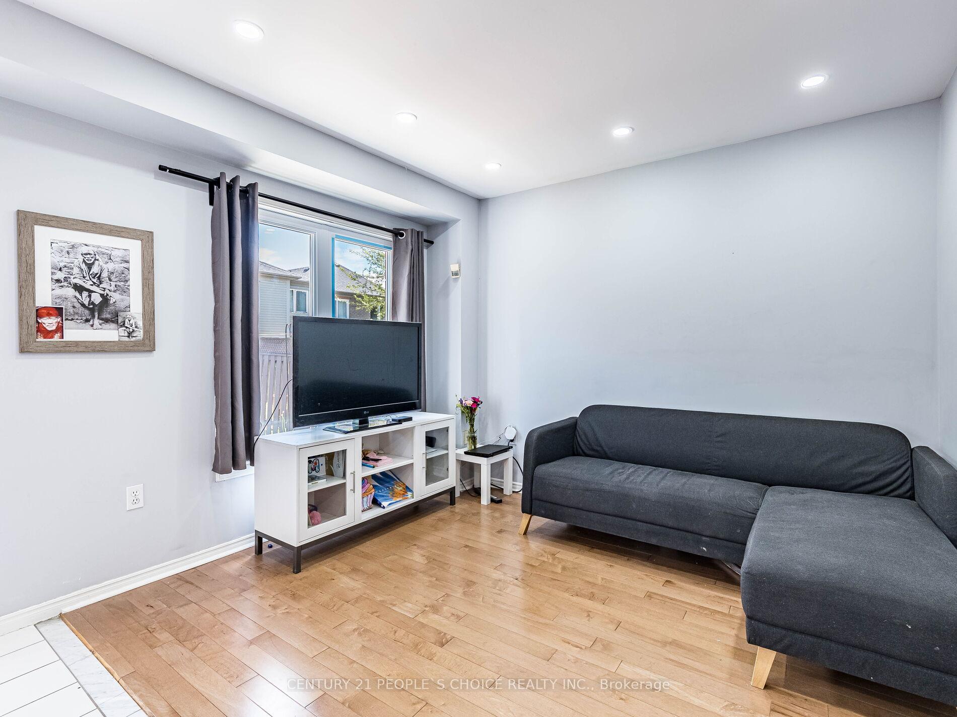 Photo 17 of 175 Fernforest Drive, Brampton, Sandringham-Wellington — HOMEH