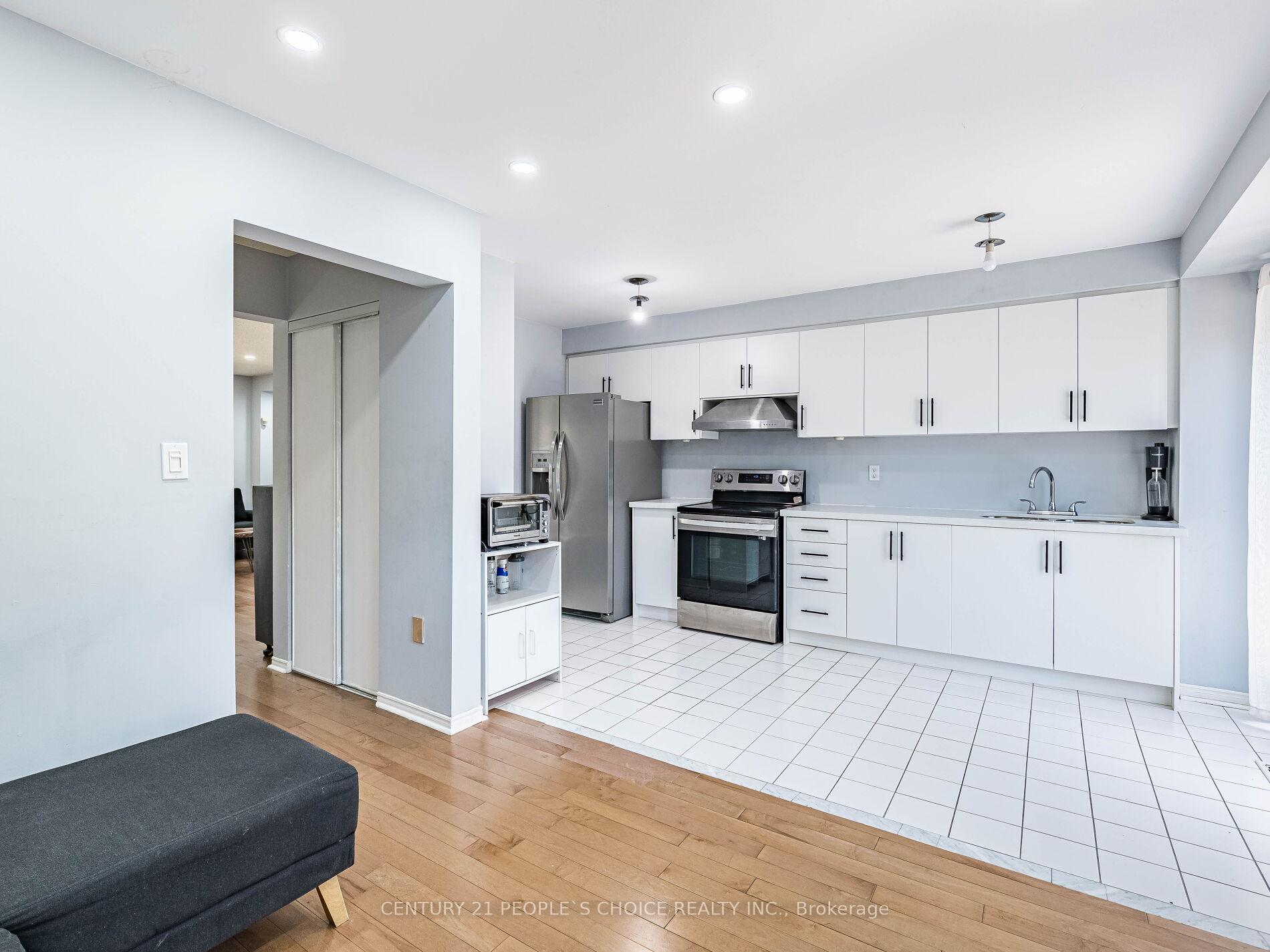Photo 39 of 175 Fernforest Drive, Brampton, Sandringham-Wellington — HOMEH