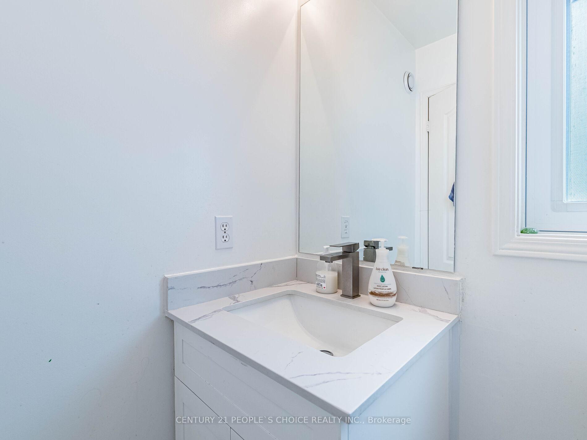 Photo 36 of 175 Fernforest Drive, Brampton, Sandringham-Wellington — HOMEH