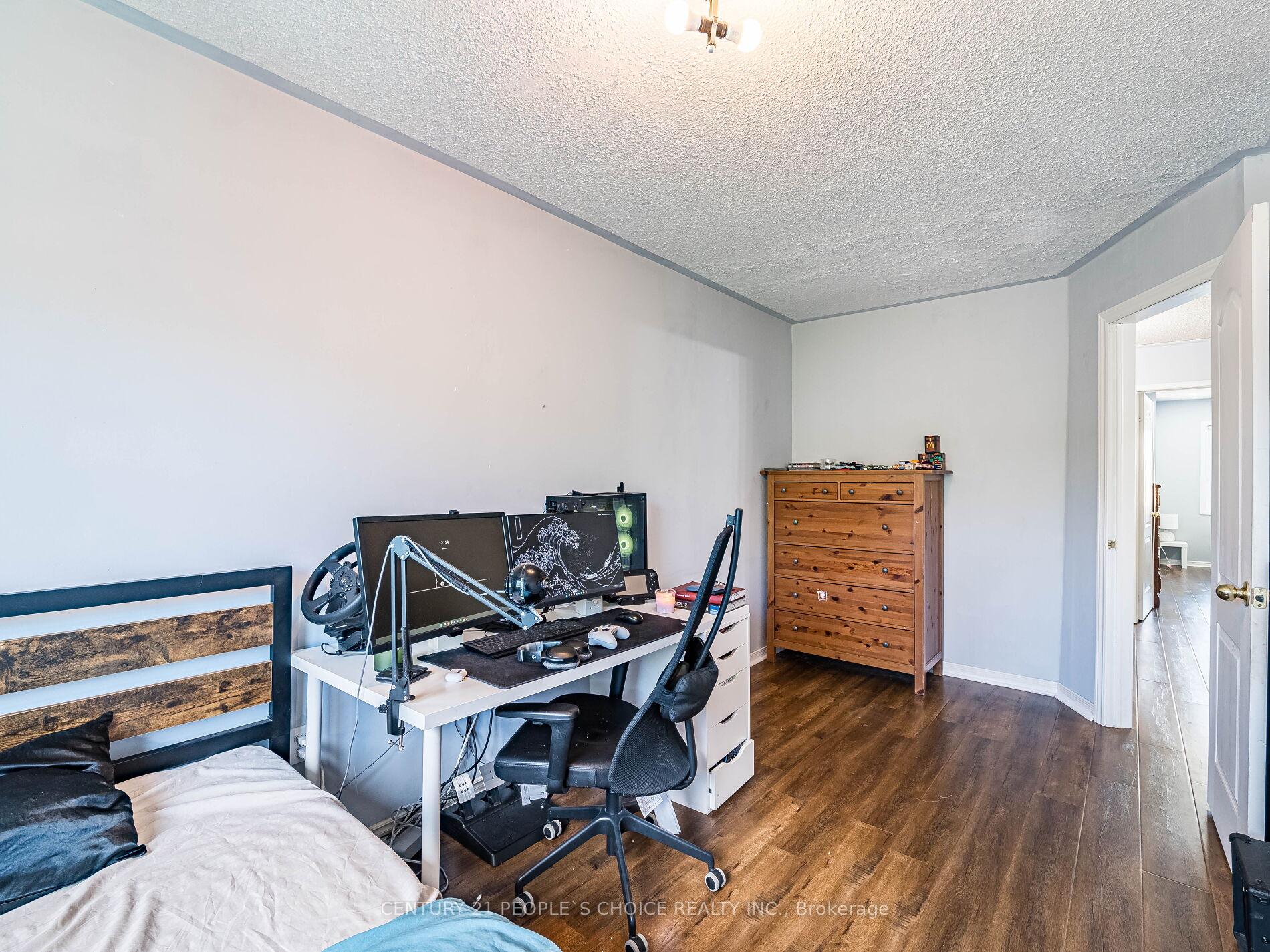 Photo 21 of 175 Fernforest Drive, Brampton, Sandringham-Wellington — HOMEH