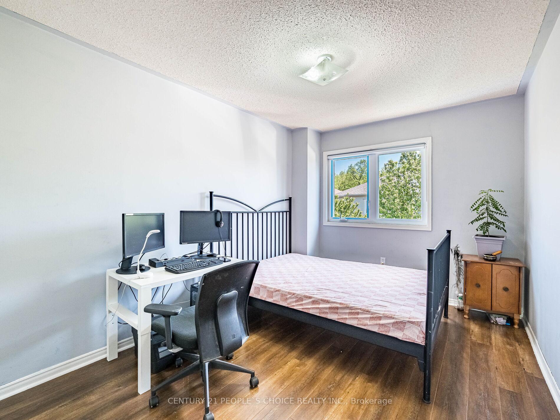Photo 23 of 175 Fernforest Drive, Brampton, Sandringham-Wellington — HOMEH