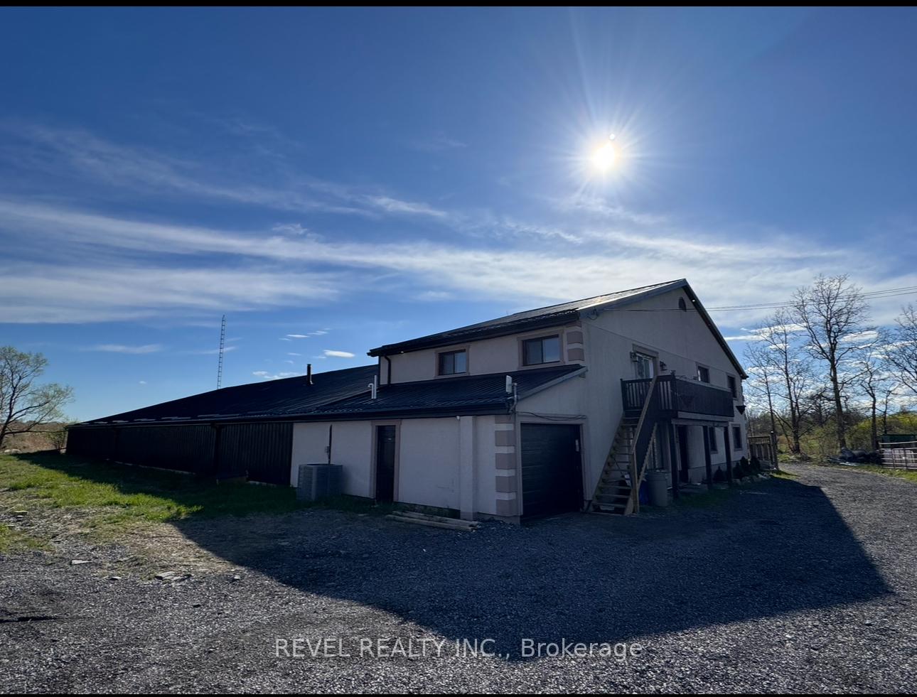 Photo 2 of 804 Green Mountain Road E, Hamilton, Rural Stoney Creek — HOMEH