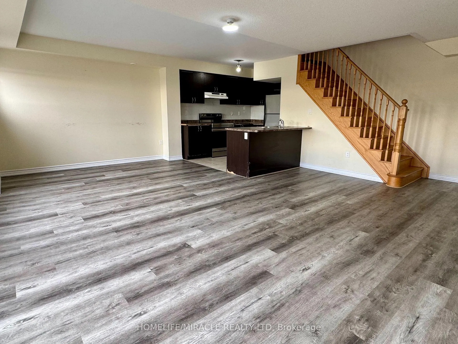 Photo 9 of Unit 5, 200 Veterans Drive, Brampton, Northwest Brampton — HOMEH