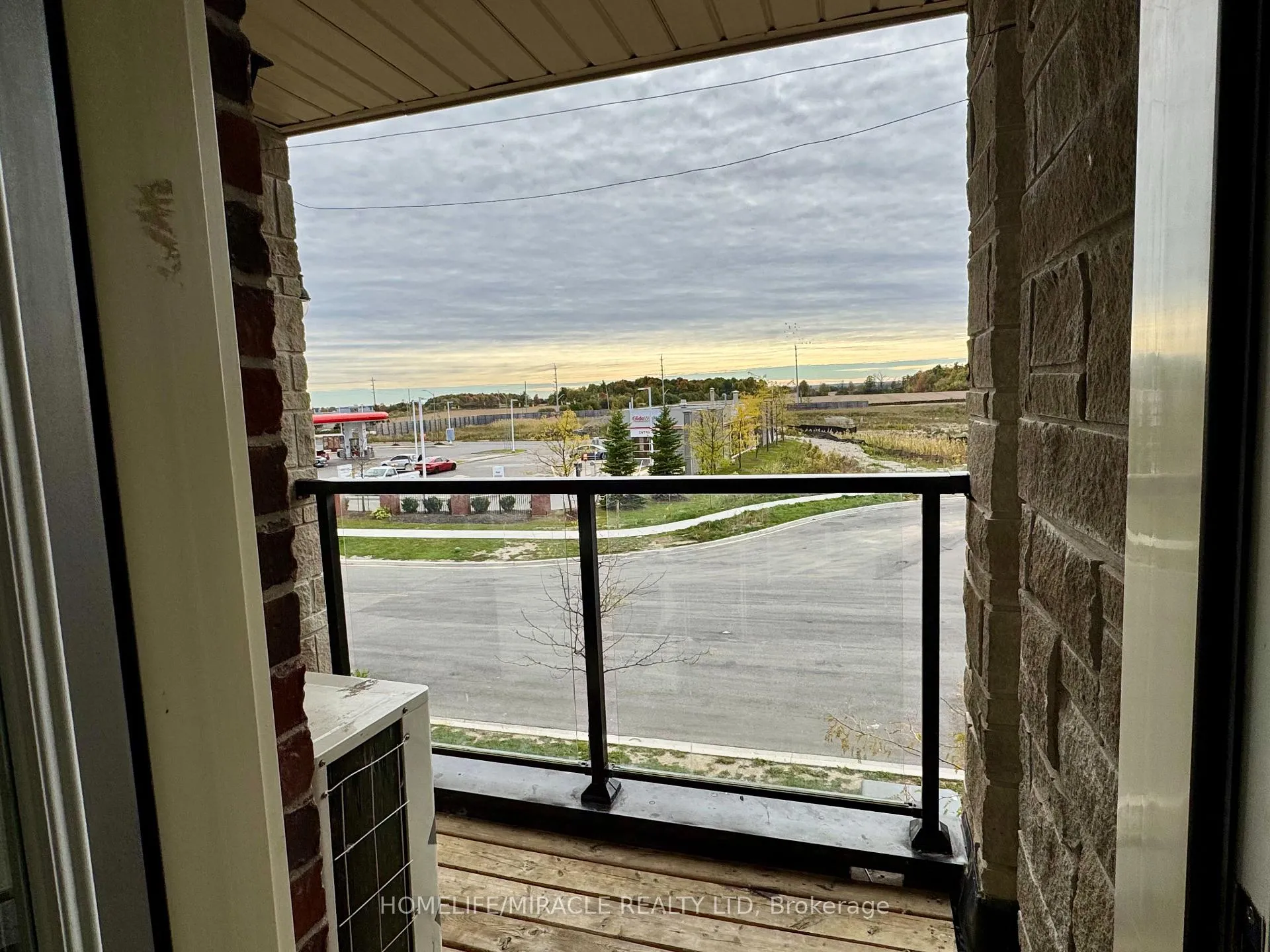 Photo 13 of Unit 5, 200 Veterans Drive, Brampton, Northwest Brampton — HOMEH