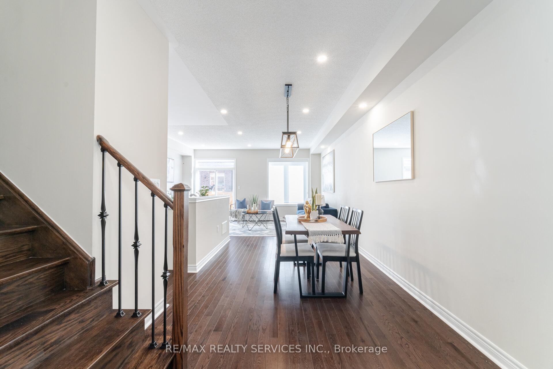 Photo 7 of 5 Pearman Crescent, Brampton, Northwest Brampton — HOMEH