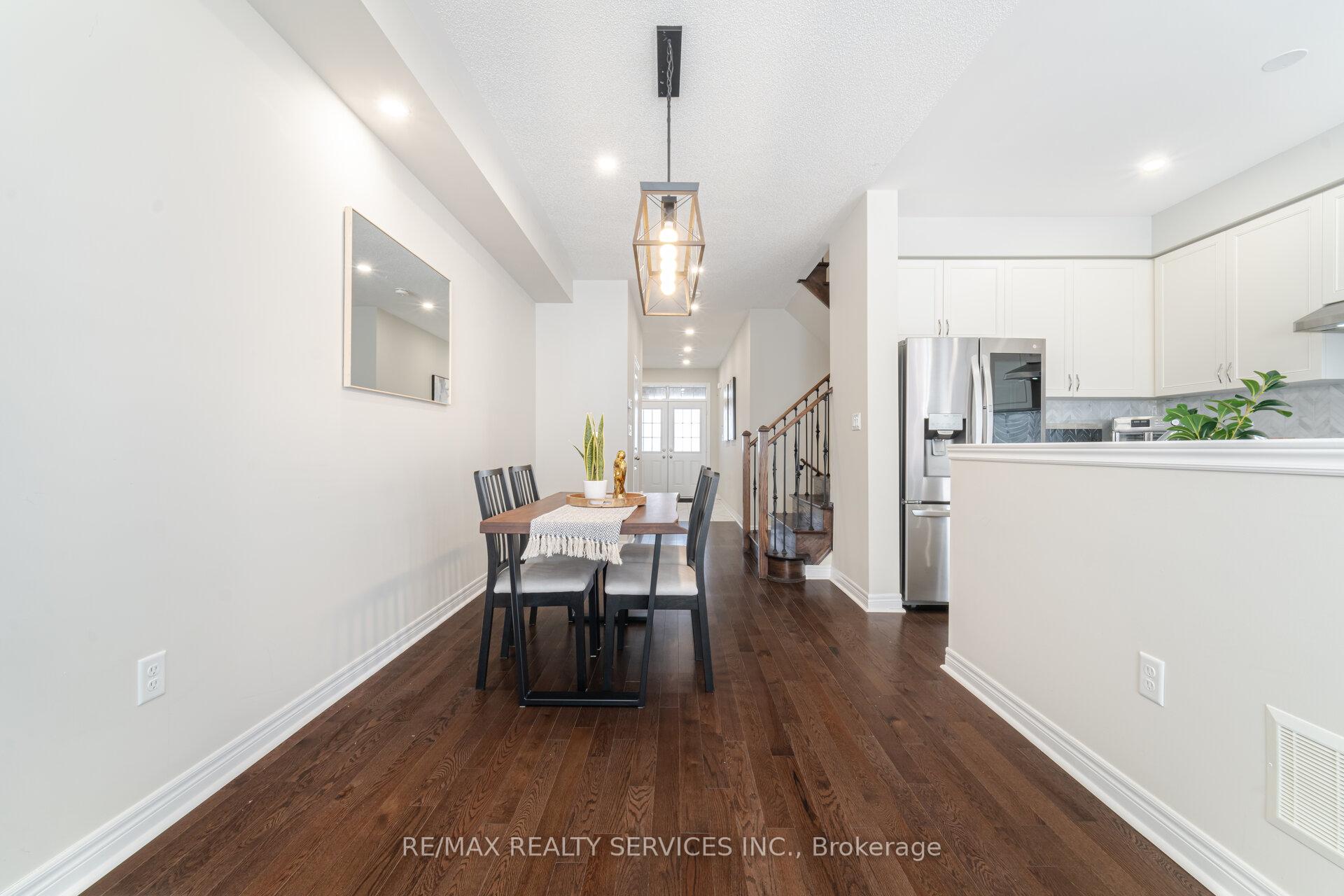 Photo 8 of 5 Pearman Crescent, Brampton, Northwest Brampton — HOMEH