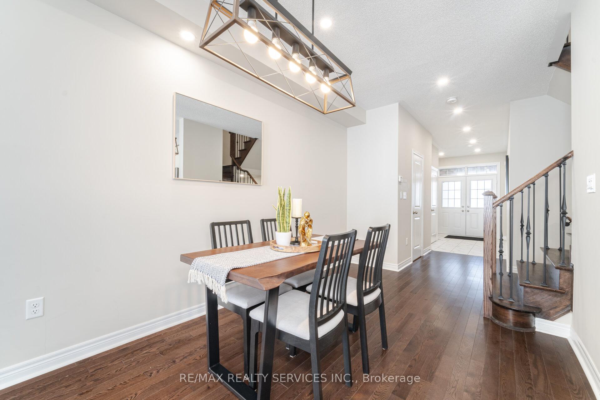 Photo 9 of 5 Pearman Crescent, Brampton, Northwest Brampton — HOMEH