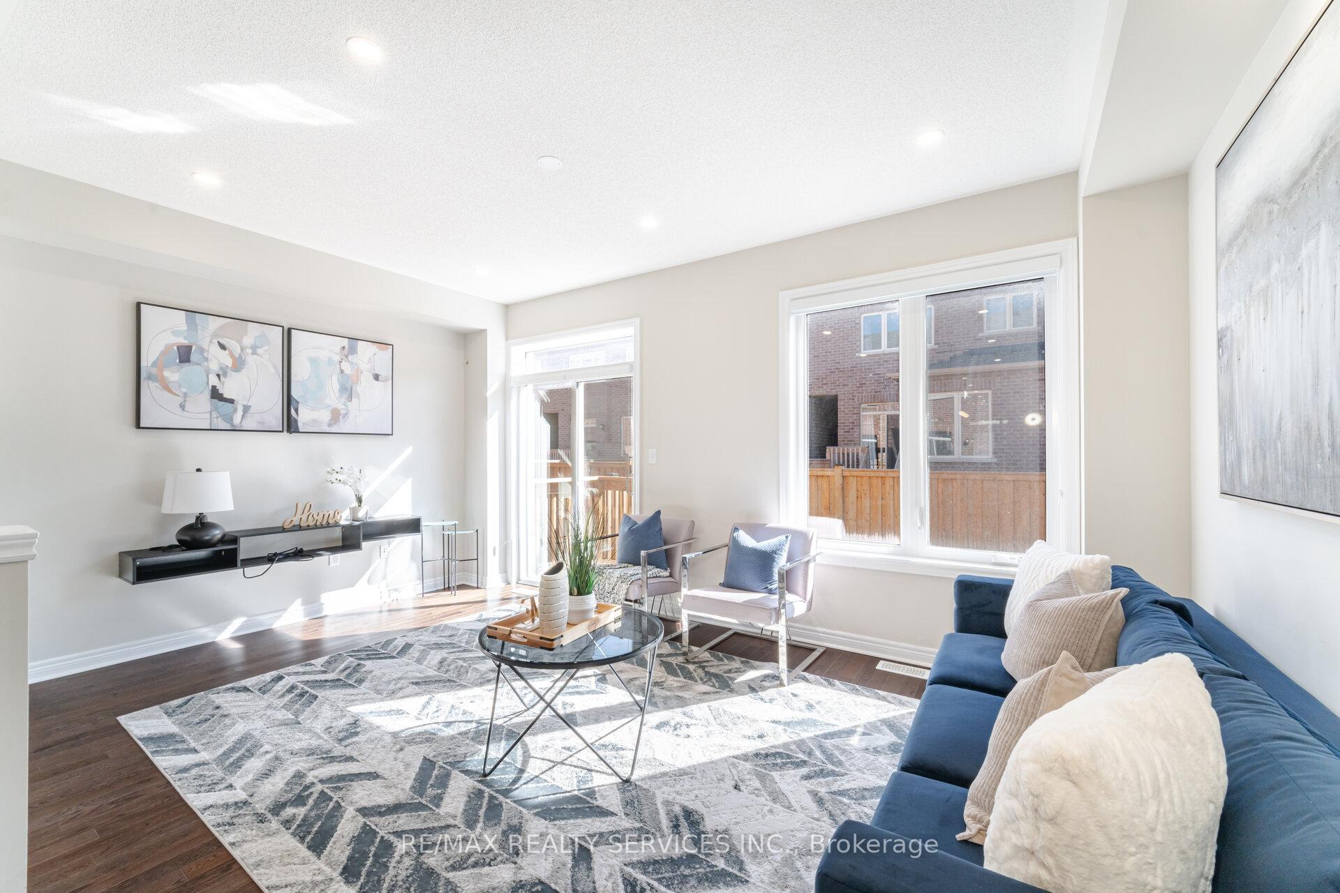 Photo 10 of 5 Pearman Crescent, Brampton, Northwest Brampton — HOMEH