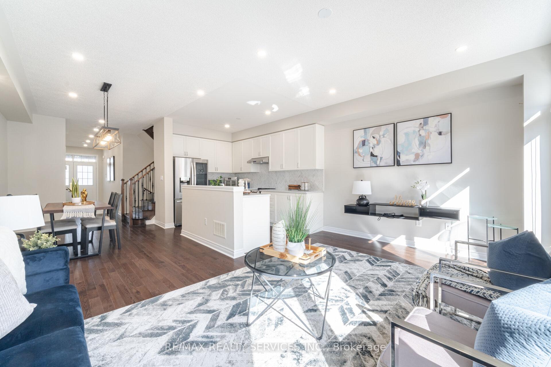 Photo 13 of 5 Pearman Crescent, Brampton, Northwest Brampton — HOMEH