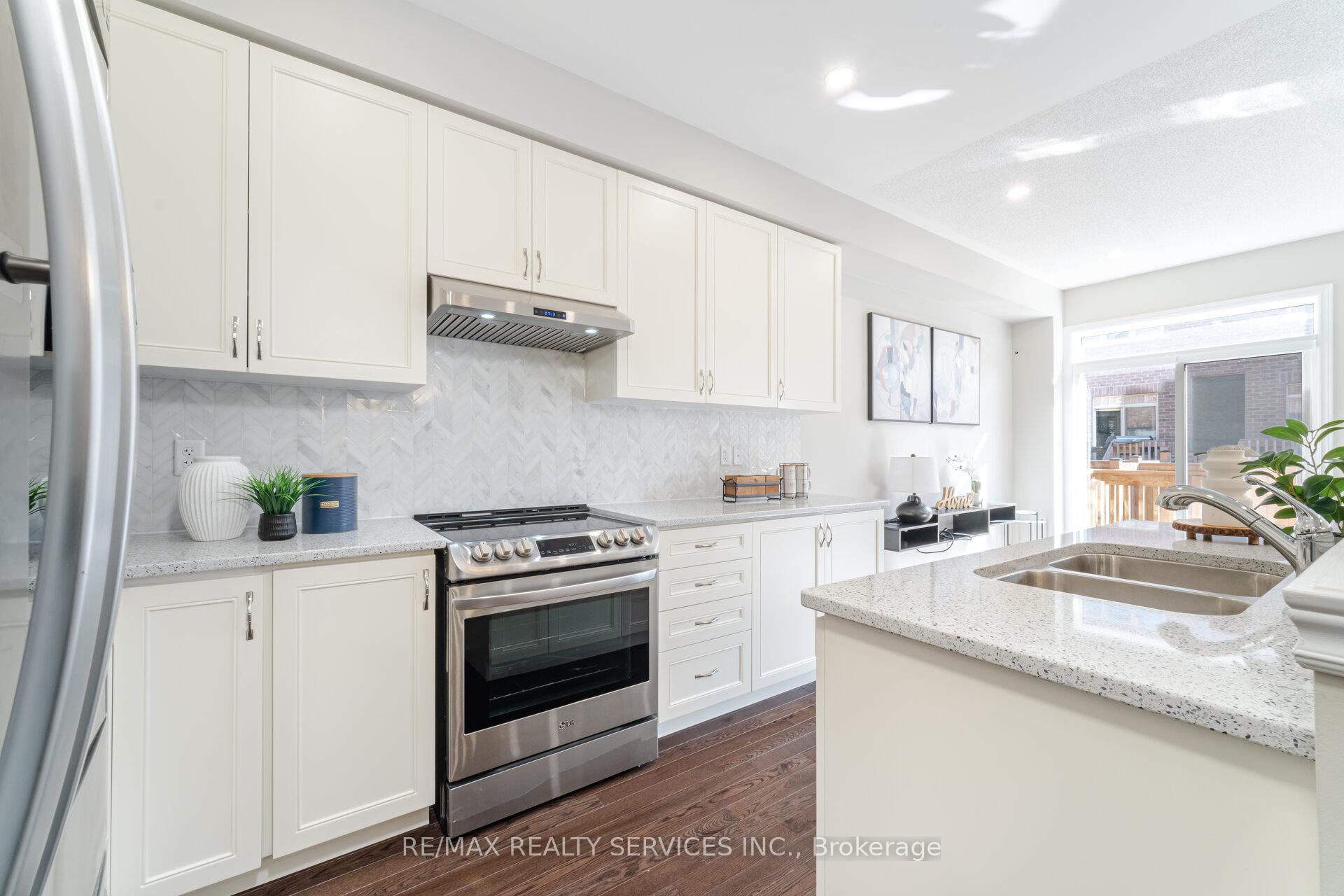 Photo 17 of 5 Pearman Crescent, Brampton, Northwest Brampton — HOMEH