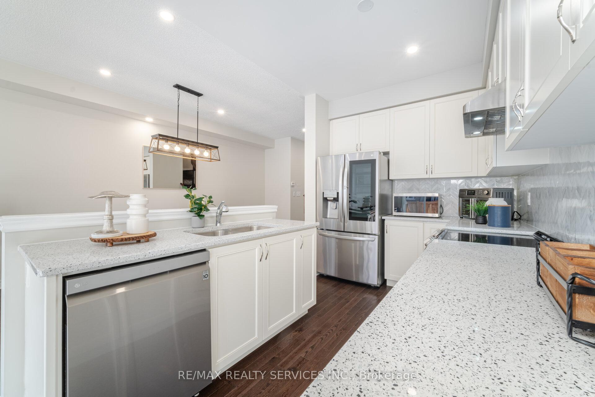 Photo 21 of 5 Pearman Crescent, Brampton, Northwest Brampton — HOMEH