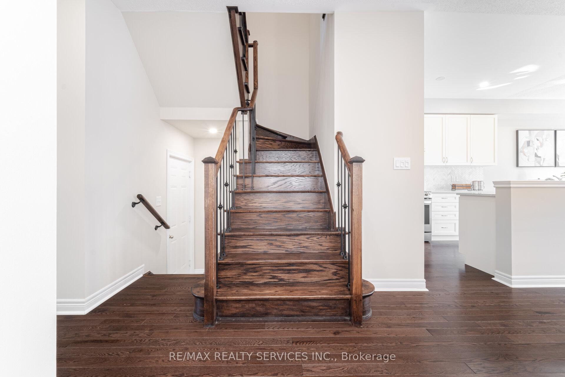 Photo 24 of 5 Pearman Crescent, Brampton, Northwest Brampton — HOMEH
