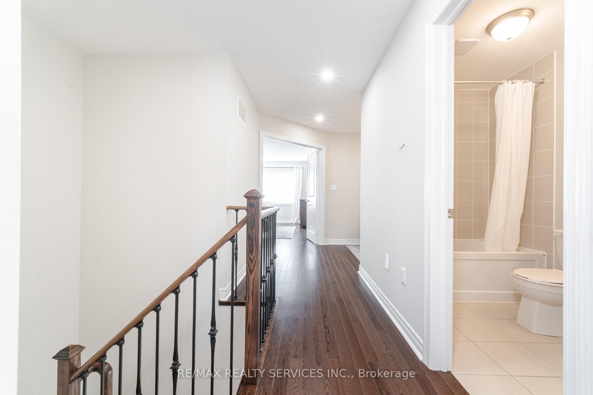 Photo 25 of 5 Pearman Crescent, Brampton, Northwest Brampton — HOMEH