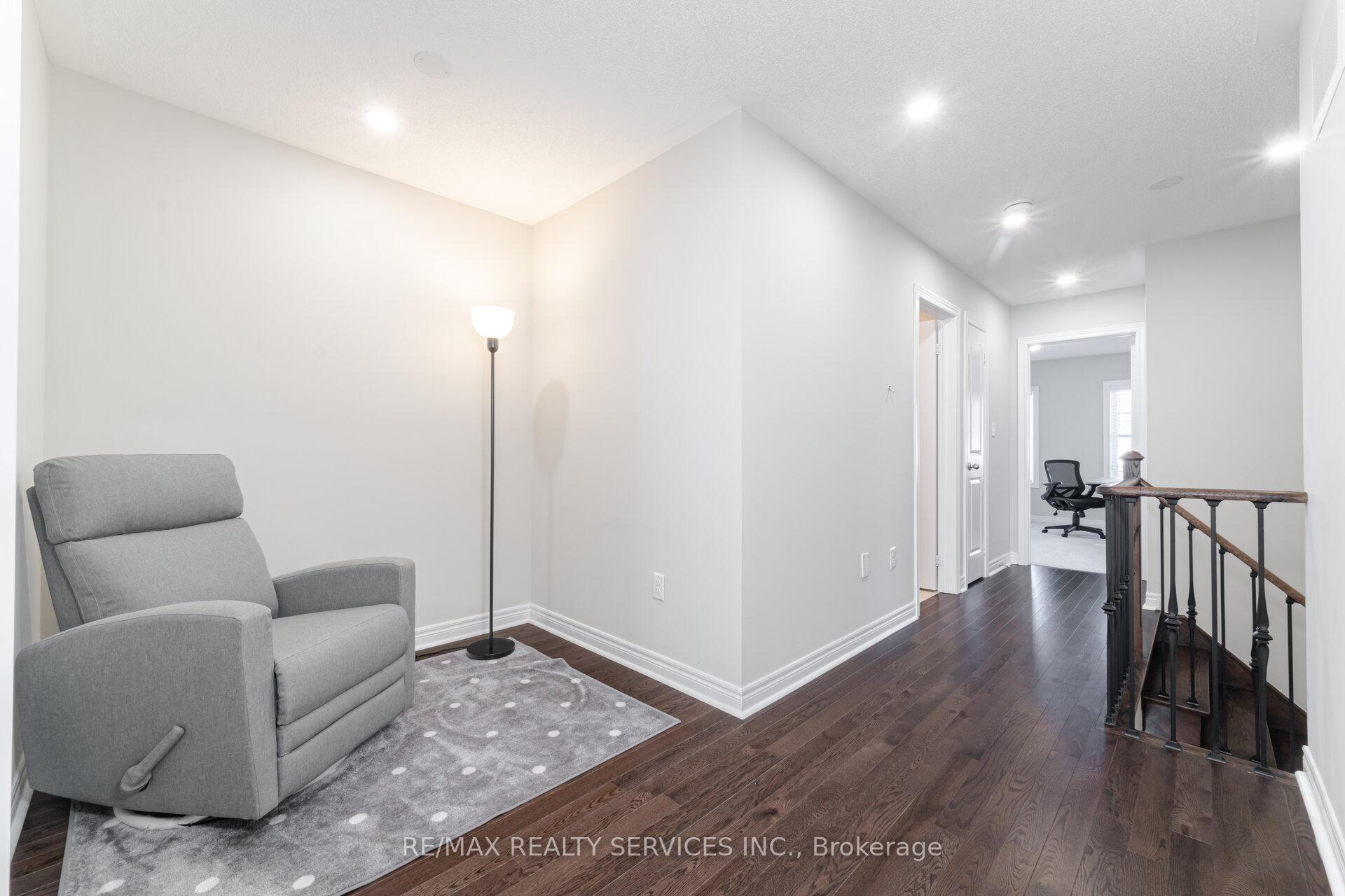 Photo 36 of 5 Pearman Crescent, Brampton, Northwest Brampton — HOMEH