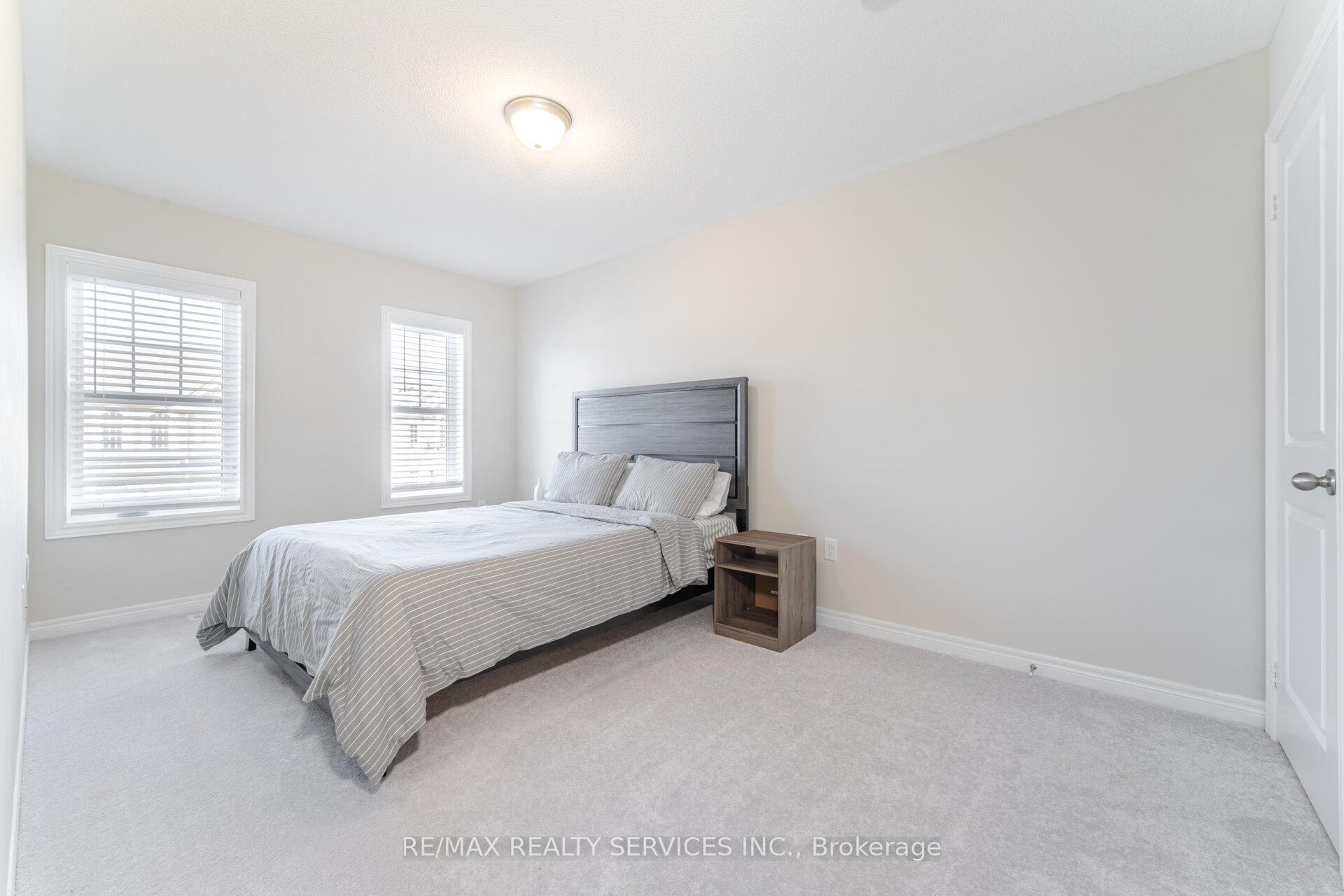 Photo 37 of 5 Pearman Crescent, Brampton, Northwest Brampton — HOMEH