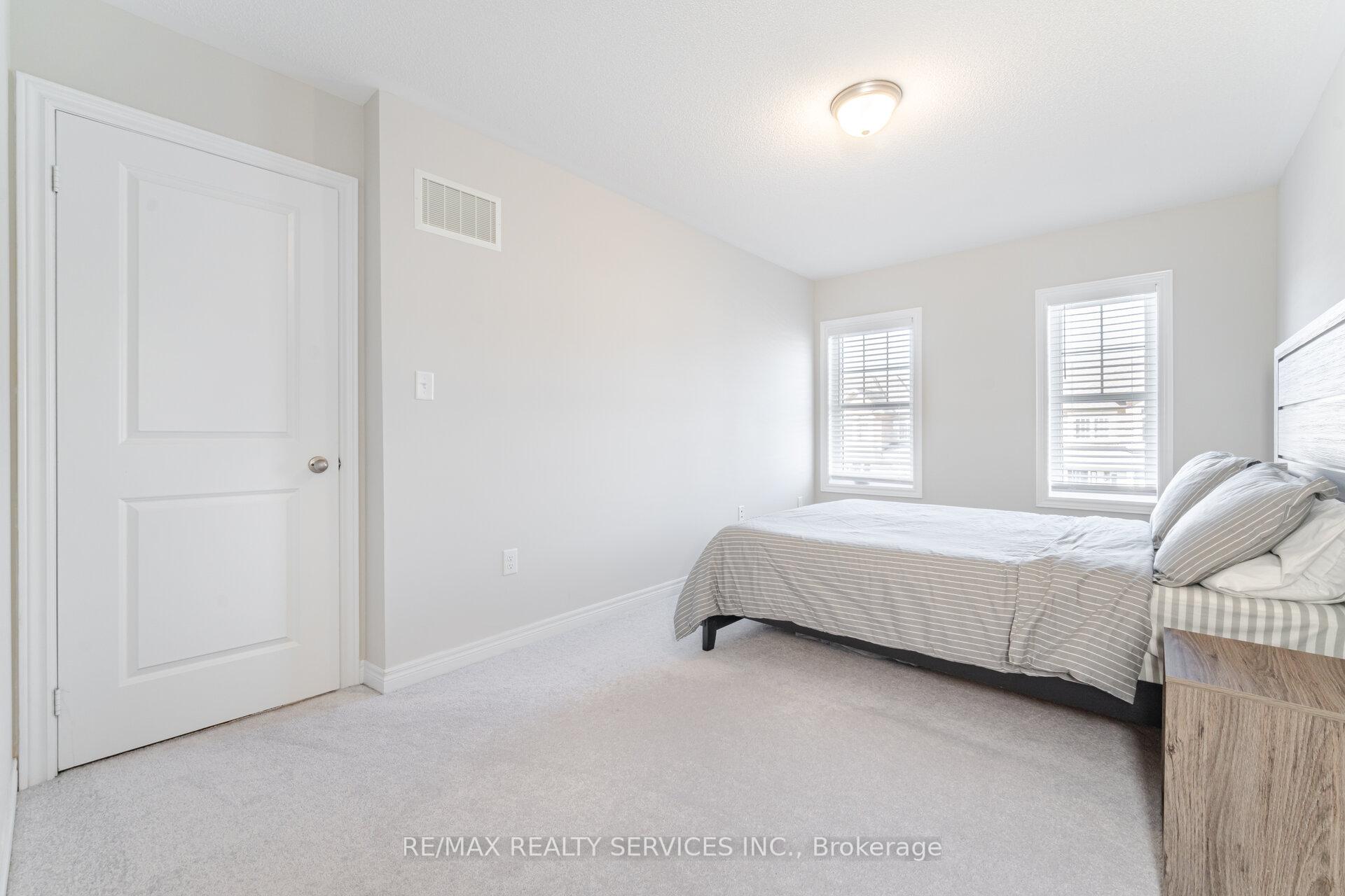 Photo 38 of 5 Pearman Crescent, Brampton, Northwest Brampton — HOMEH