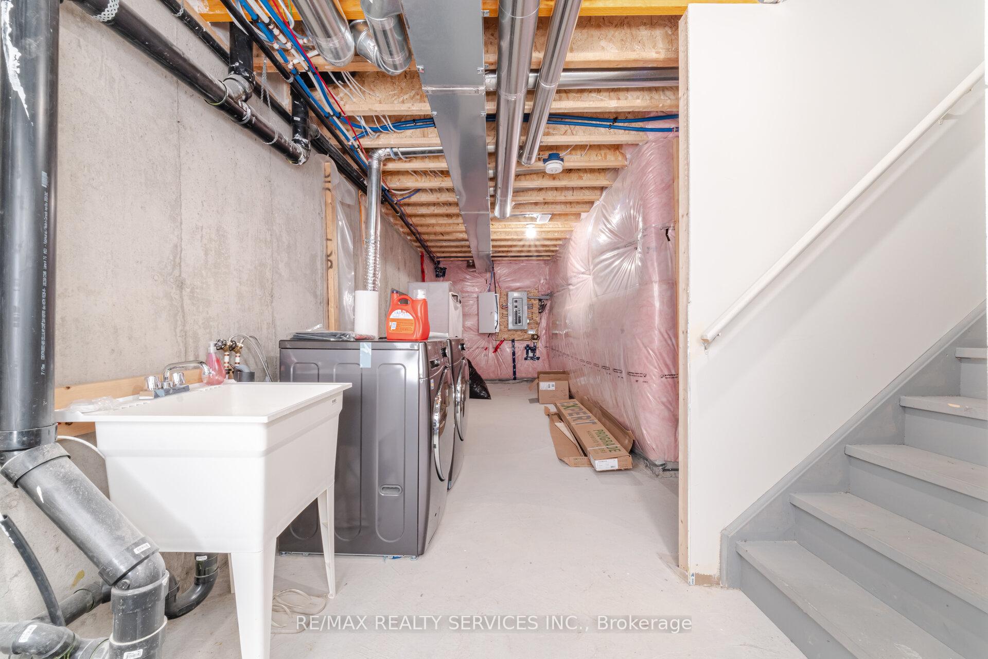 Photo 42 of 5 Pearman Crescent, Brampton, Northwest Brampton — HOMEH