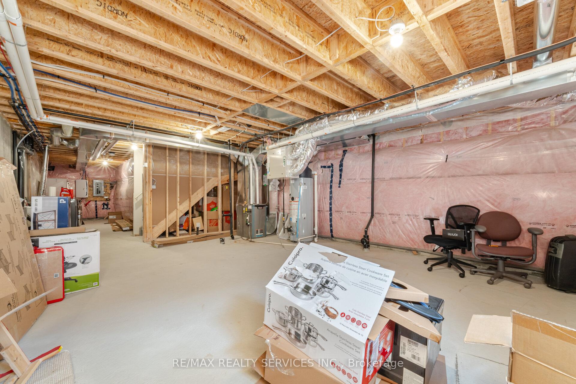 Photo 44 of 5 Pearman Crescent, Brampton, Northwest Brampton — HOMEH