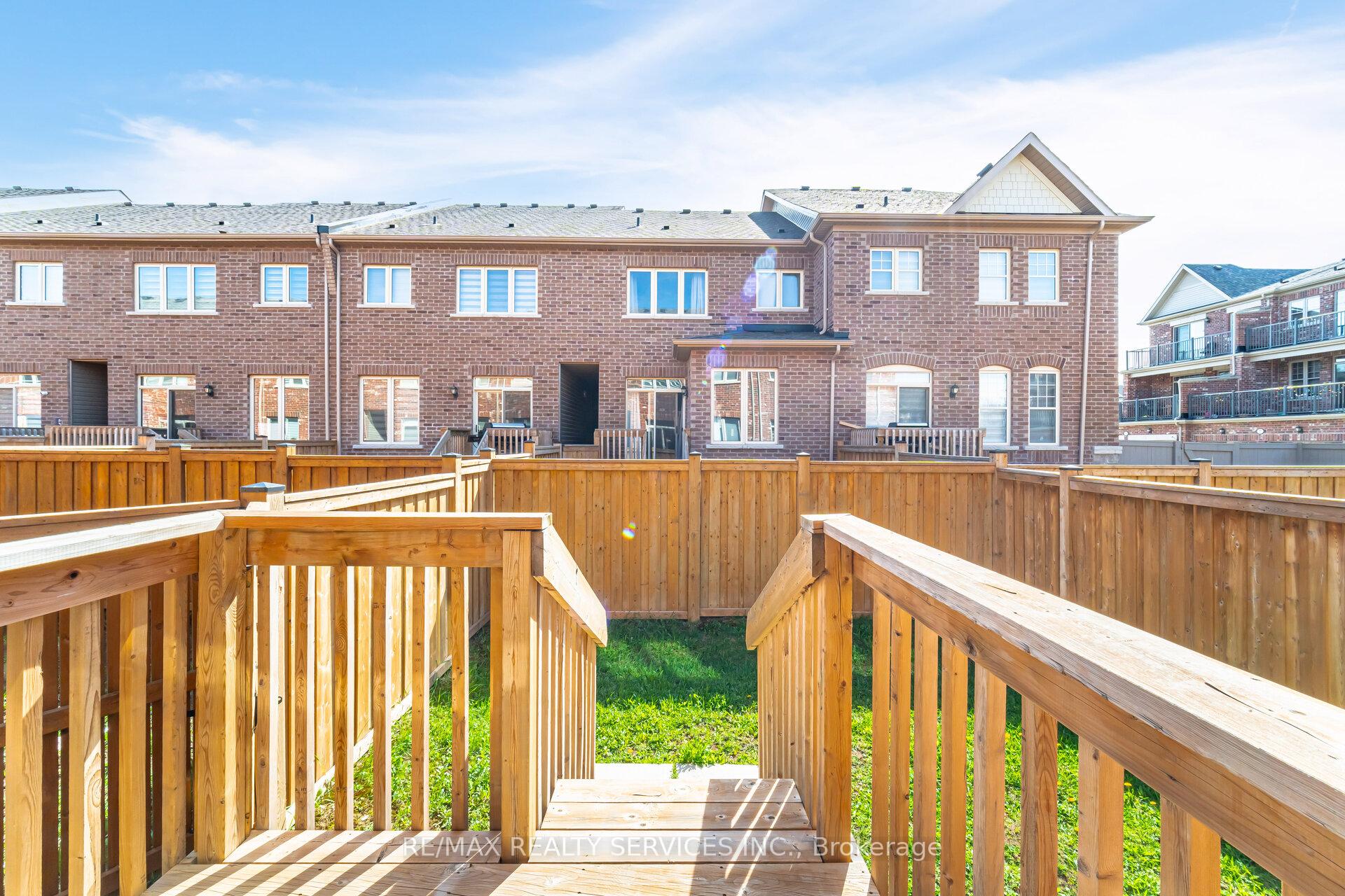 Photo 45 of 5 Pearman Crescent, Brampton, Northwest Brampton — HOMEH