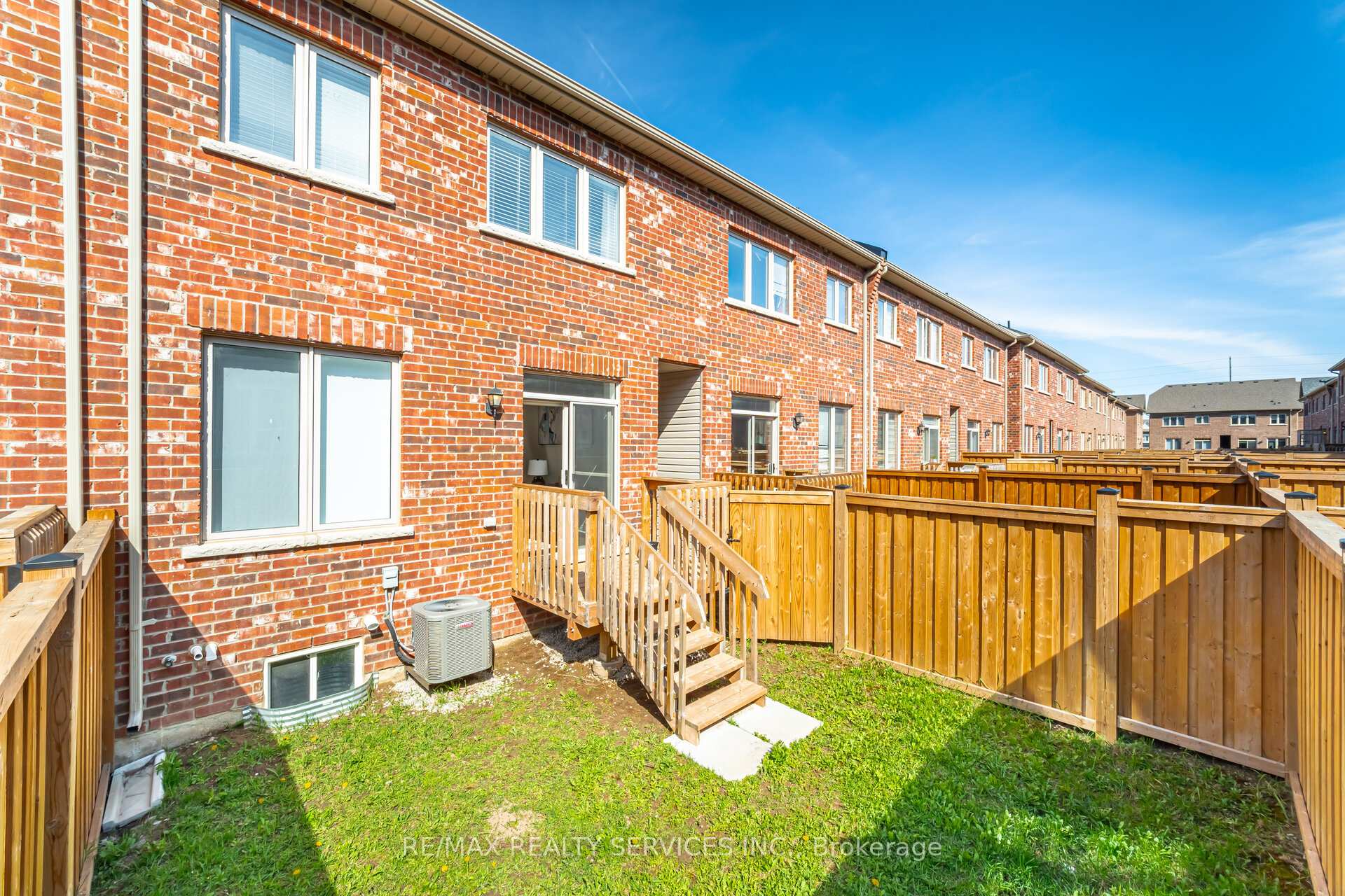 Photo 47 of 5 Pearman Crescent, Brampton, Northwest Brampton — HOMEH